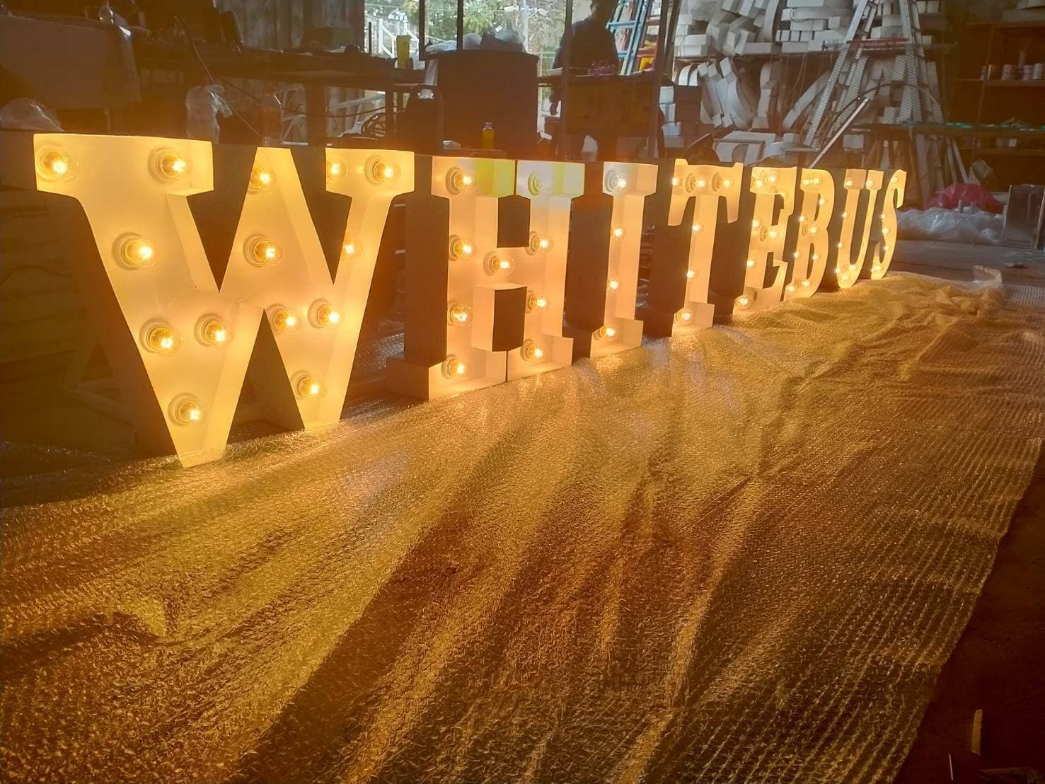 ป้ายไฟปิงปอง WHITBBUS