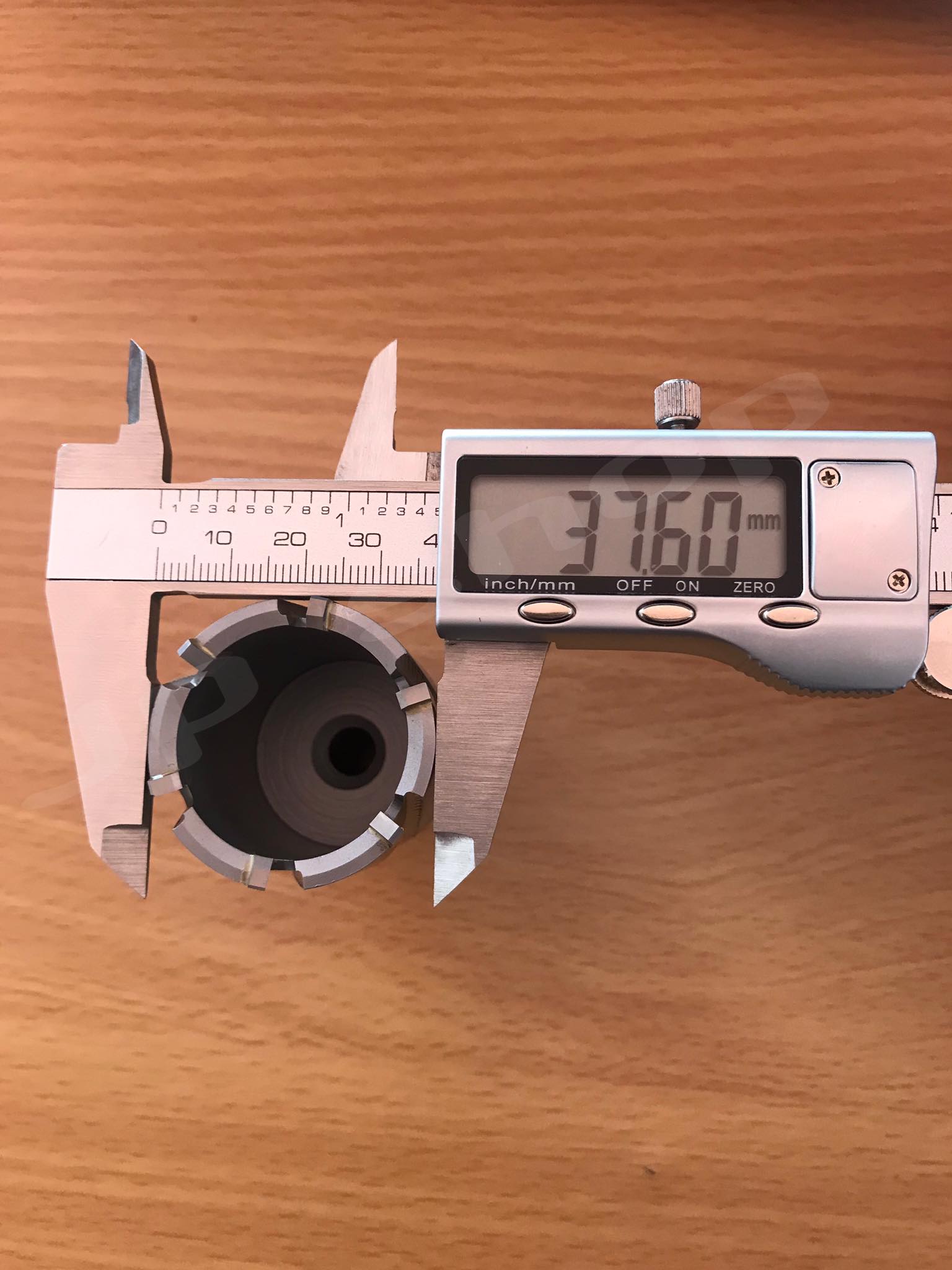 ดอกสว่านเจ็ทบอส แบบโฮลซอว์คาร์ไบสำหรับเจาะเหล็กหนา ด้วยสว่านแม่เหล็กไฟฟ้า ขนาด38*35 มม. #3835