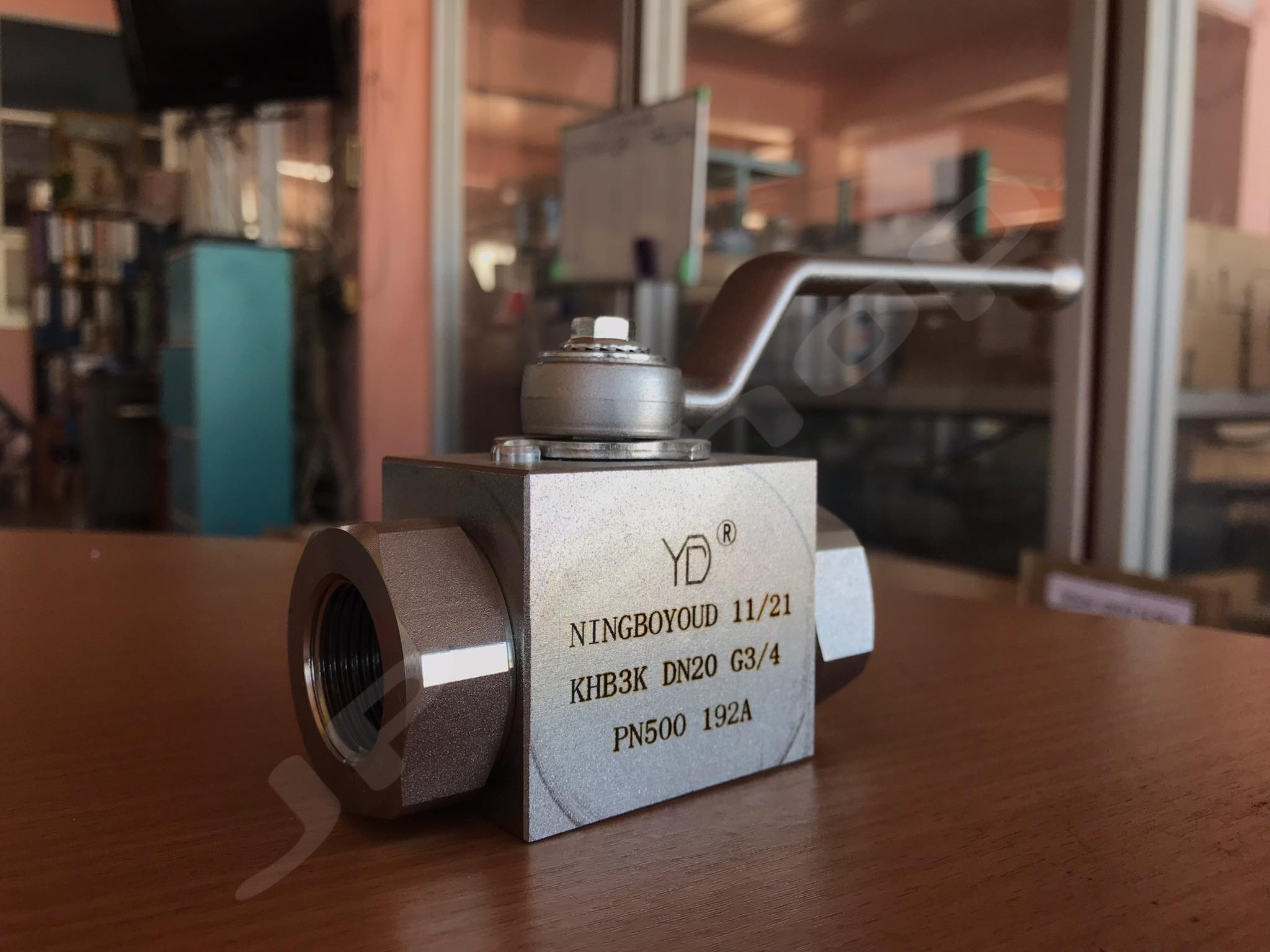 บอลวาล์ว3ทาง แรงดันสูงสำหรับไฮดรอลิก ขนาด3/4 (6หุน) #9996