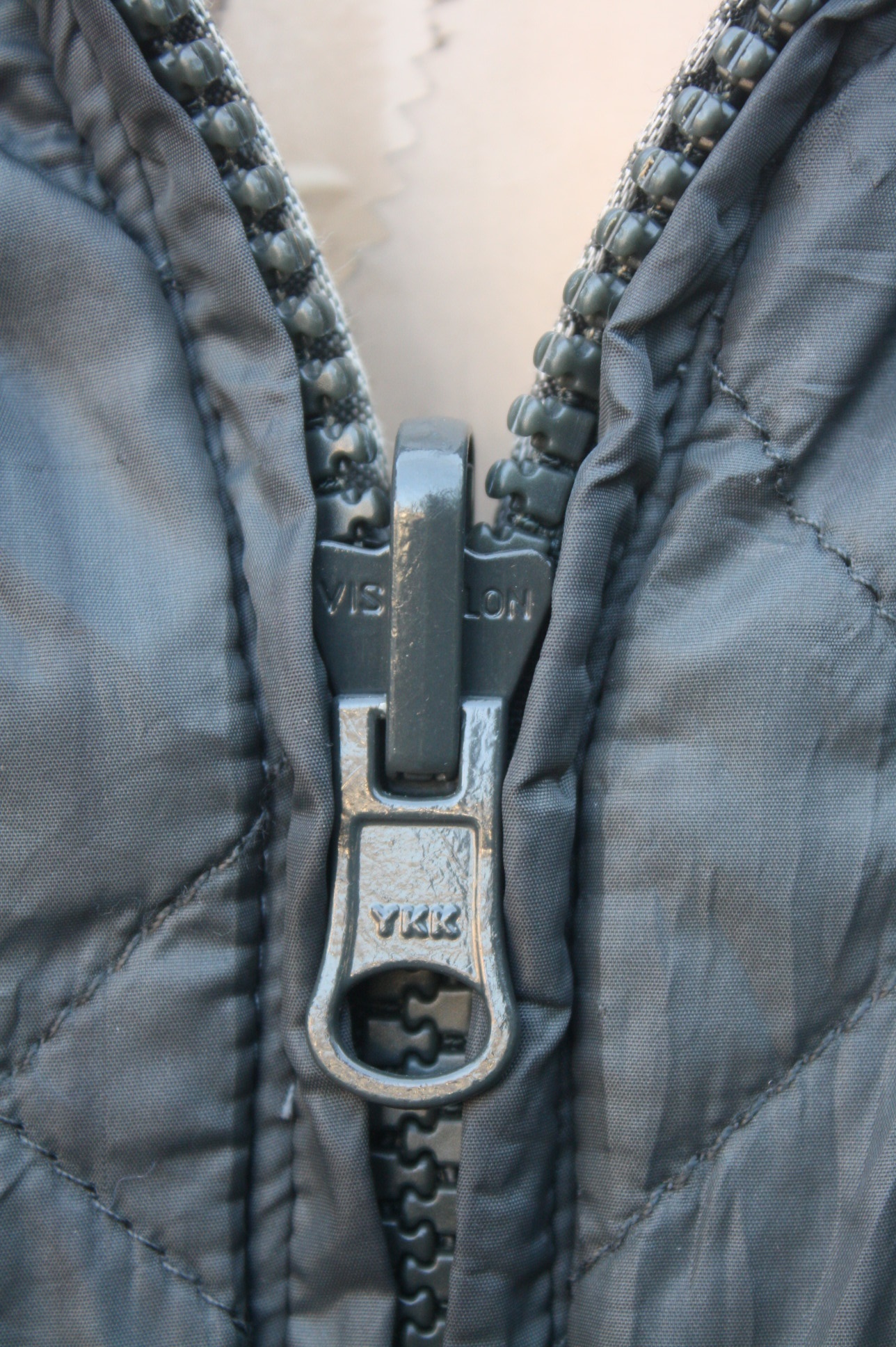 เสื้อ DESAL