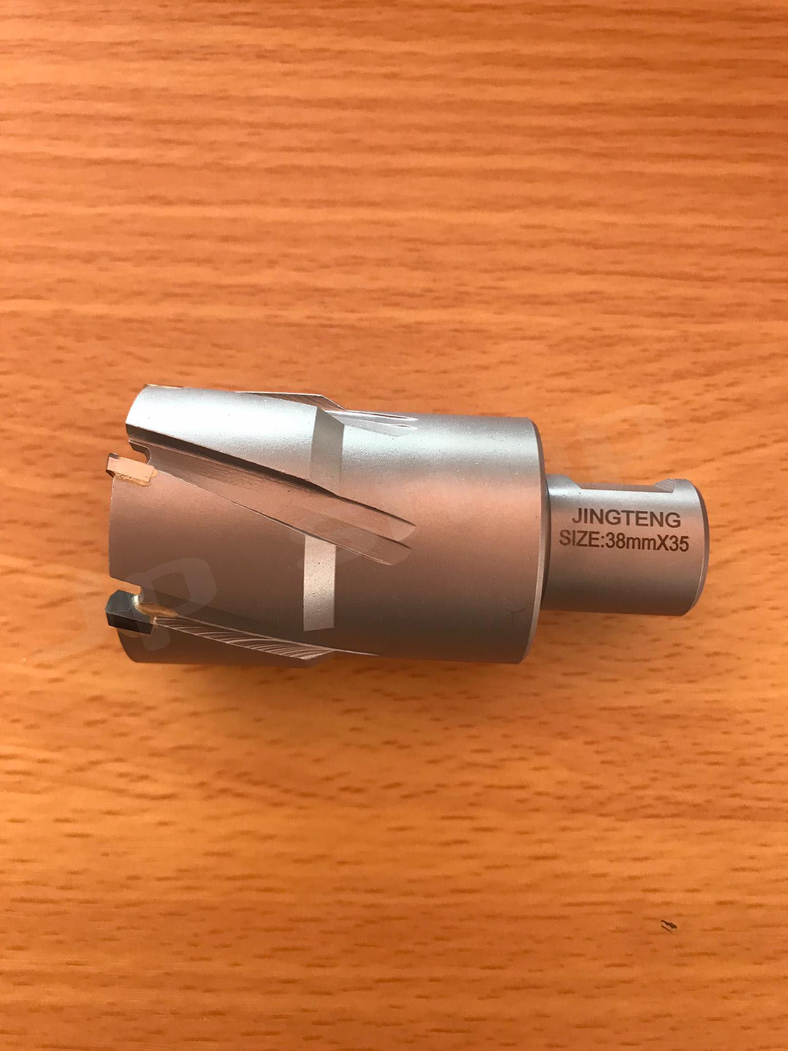 ดอกสว่านเจ็ทบอส แบบโฮลซอว์คาร์ไบสำหรับเจาะเหล็กหนา ด้วยสว่านแม่เหล็กไฟฟ้า ขนาด38*35 มม. #3835