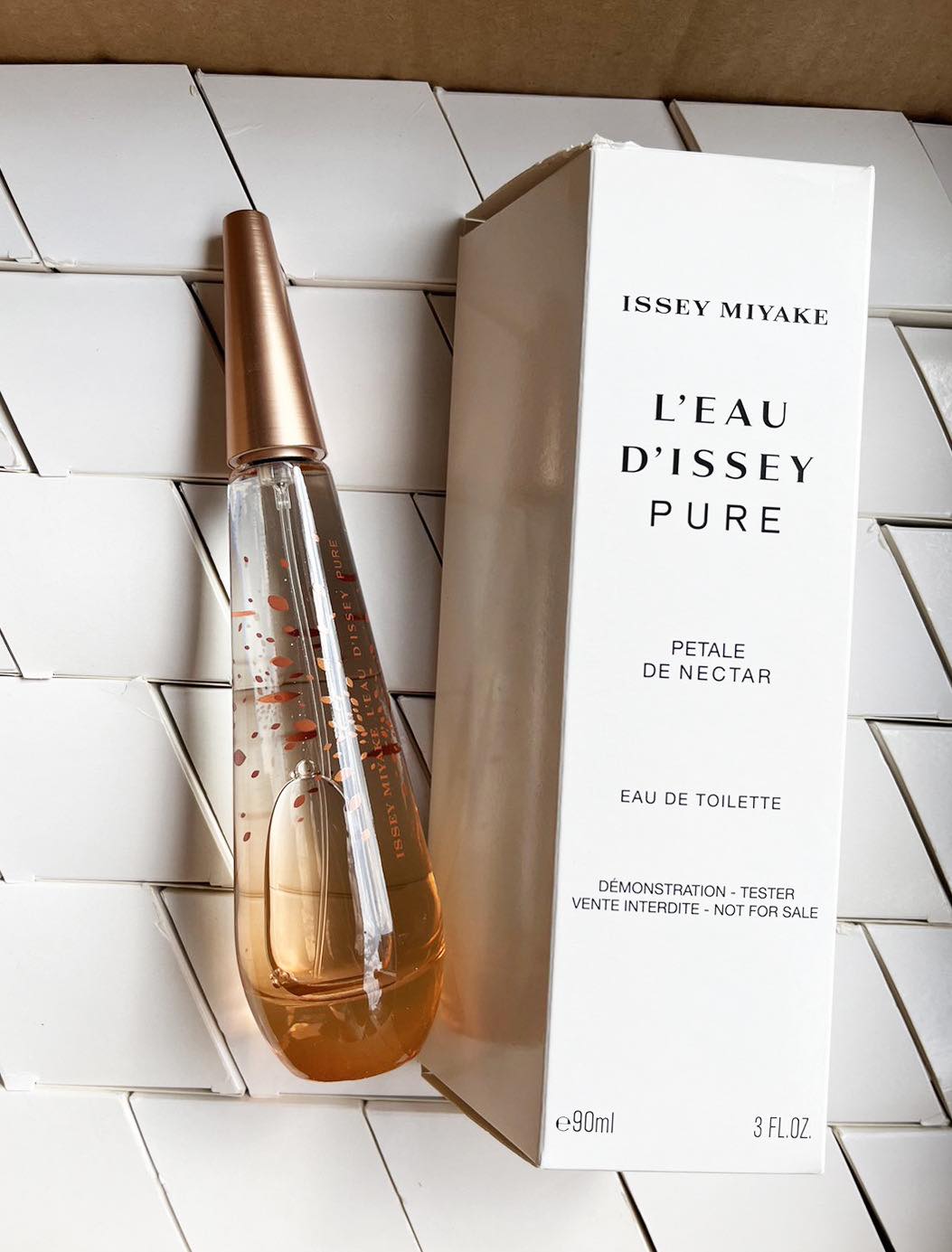 กล่องเทสเตอร์ Issey Miyake L'Eau D'Issey Pure Petale de Nectar Eau De Toilette 90ml. ของแท้