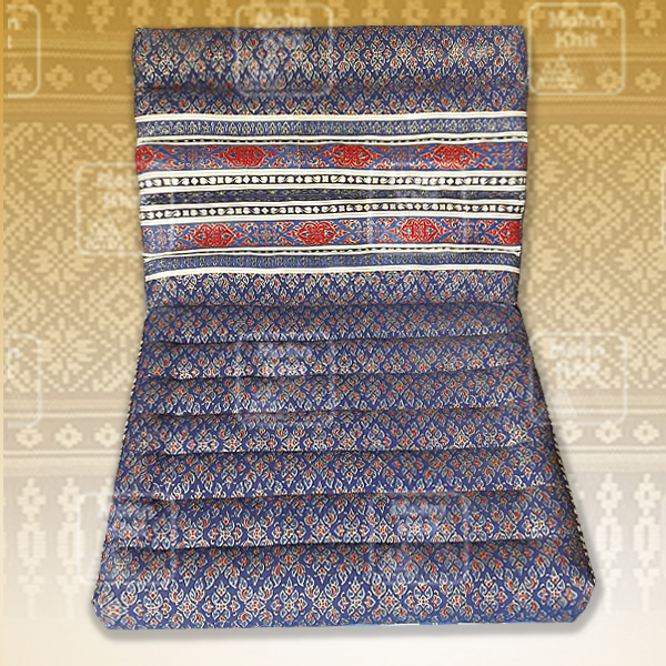 หมอนสามเหลี่ยมผ้าสุโขทัย15 ช่องติดเบาะ1พับ 50x90x36Cm Tri-angle kapok silk 100%Traditional Floor Cushions 15 holes with1 part of mattress.