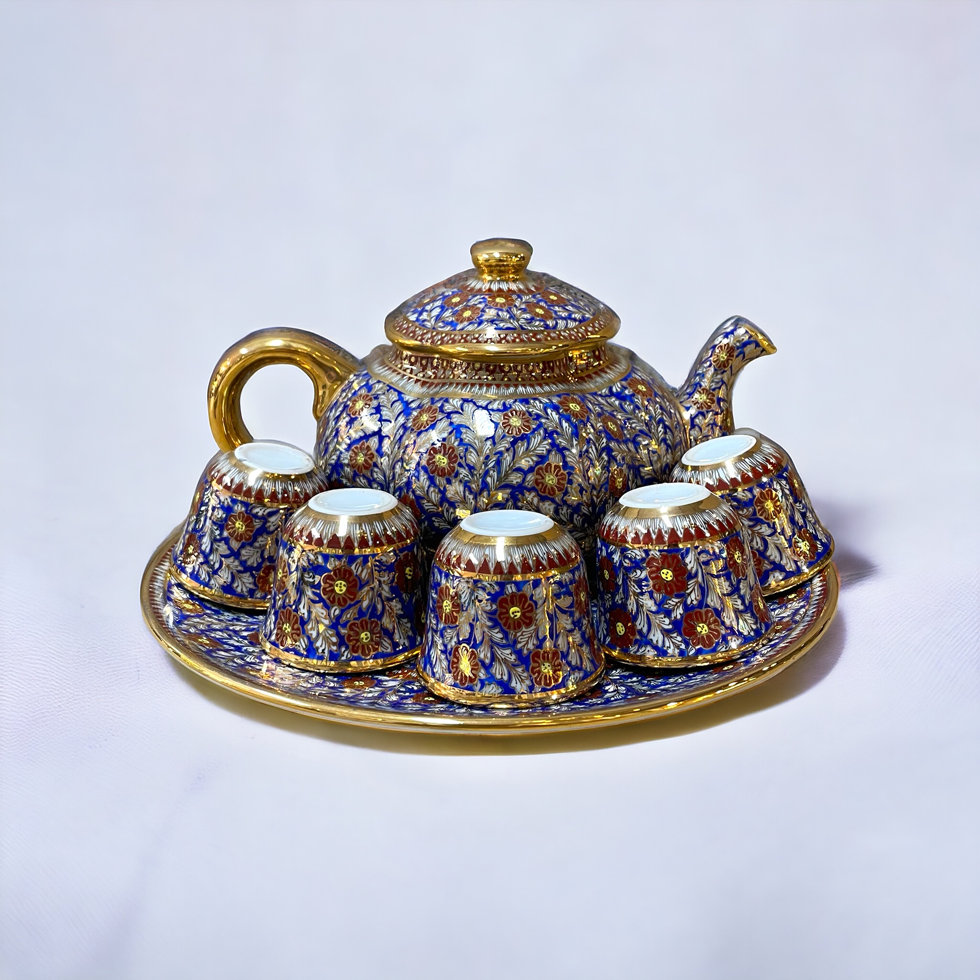 ชุดน้ำชาชุดเบญจรงค์ สีน้ำเงินทอง