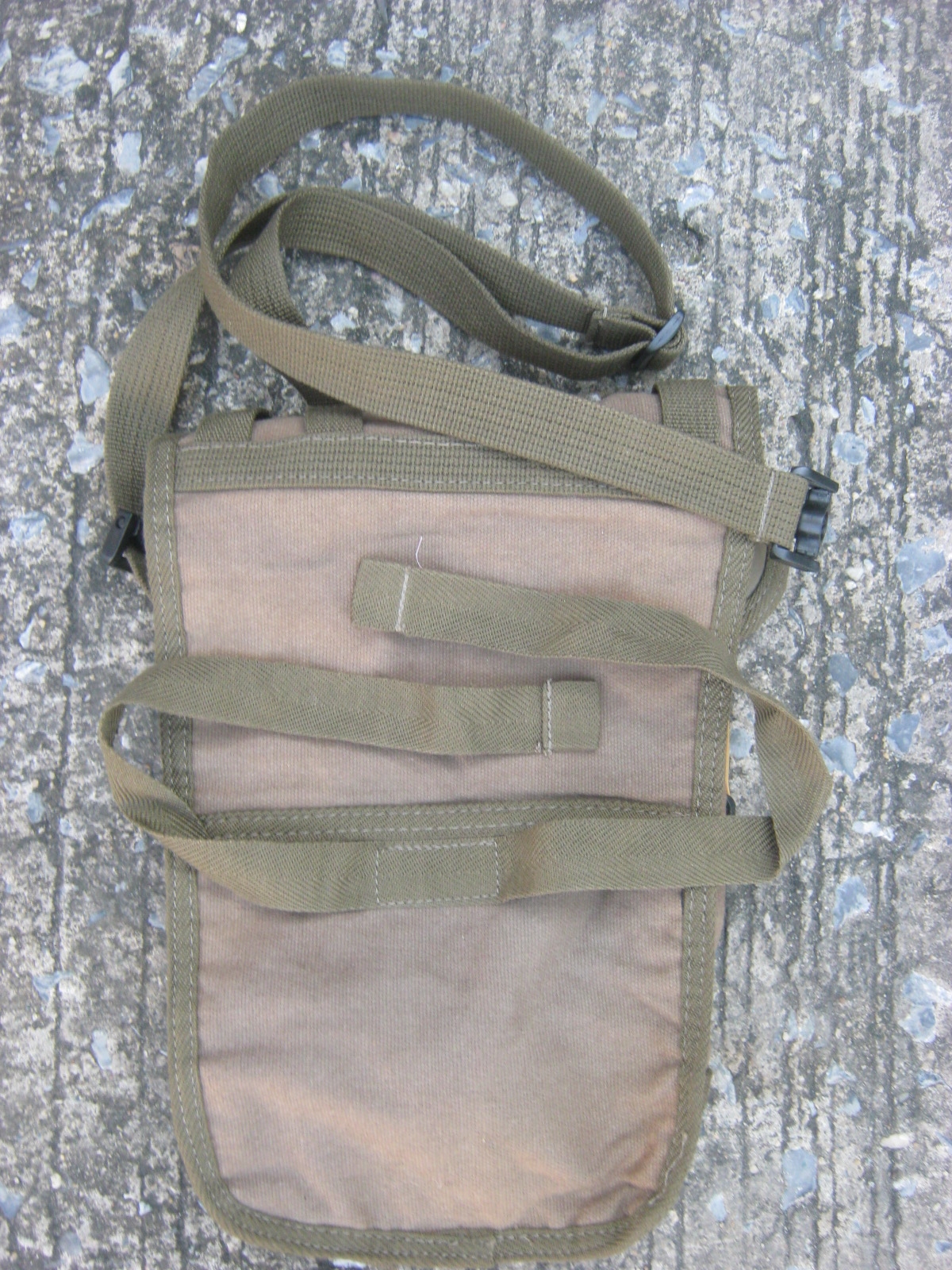 กระเป๋าใส่ถุงมือ BASIC HOUSE