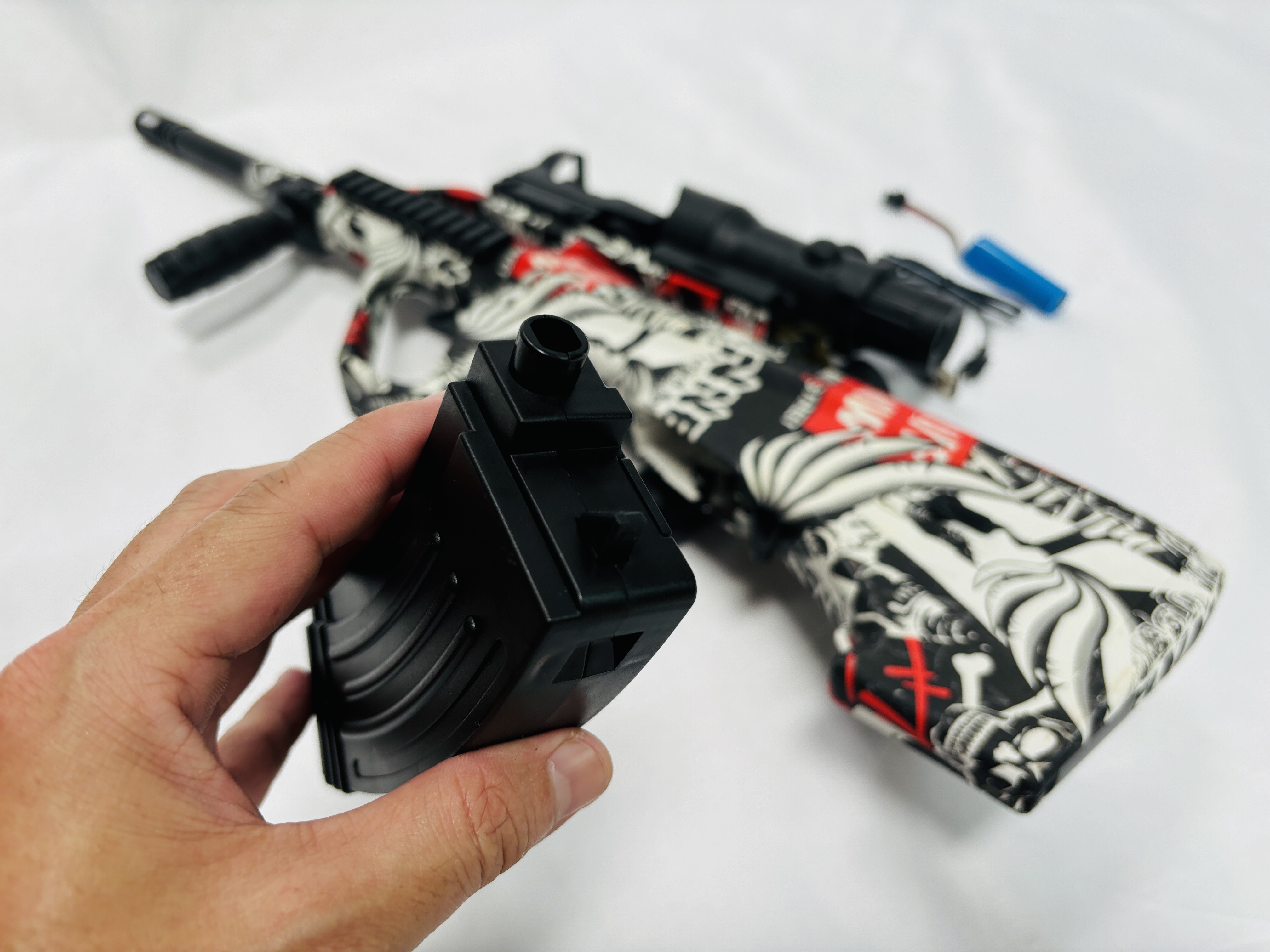 ปืนเจลไฟฟ้า รุ่น AUG ระบบยิงรัวแบบไฟฟ้า(แถมกระสุนเจล 10000 นัด)