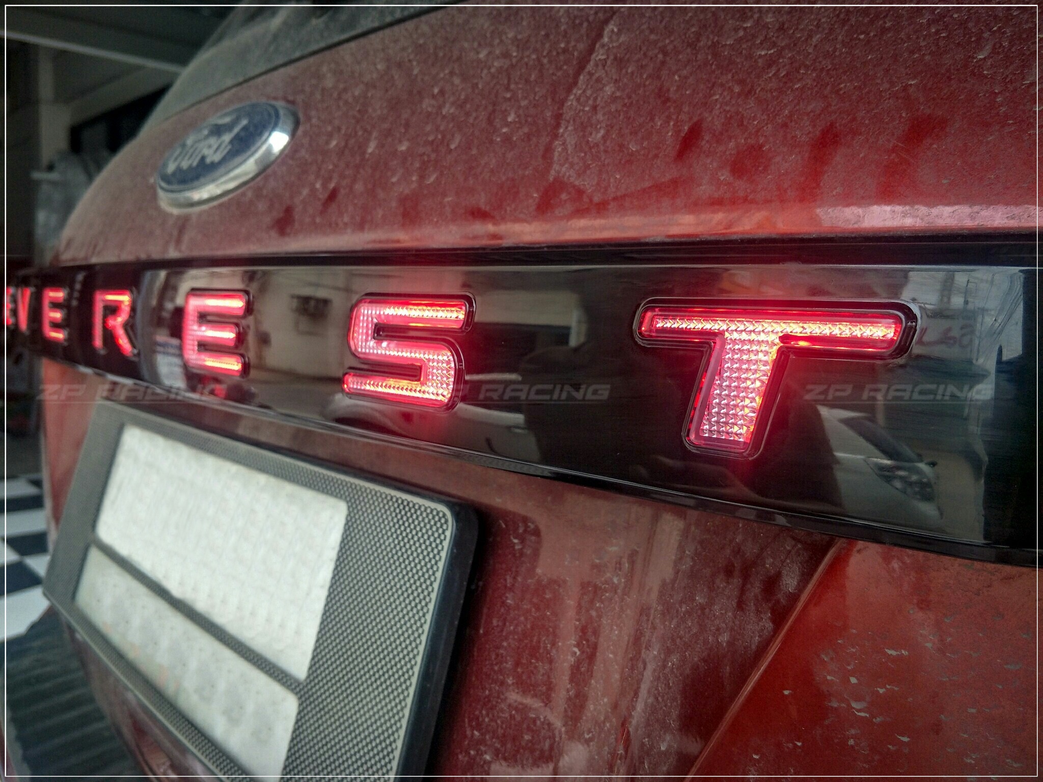 คาดฝาท้าย คาดท้าย EVEREST มีไฟ LED