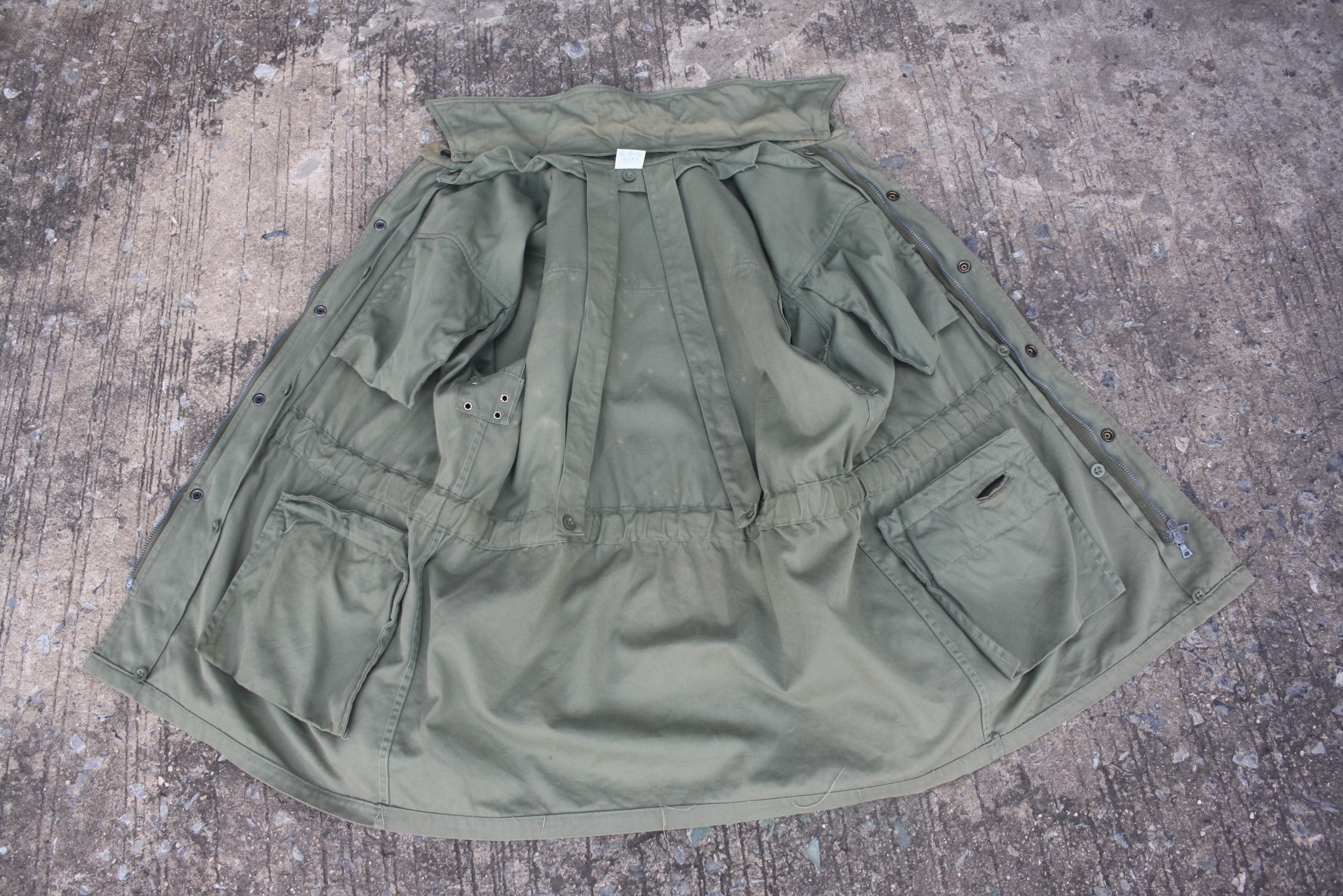 เสื้อทหาร กองทัพอิตาลี (อิตาลี: Forze Armate Italiane)