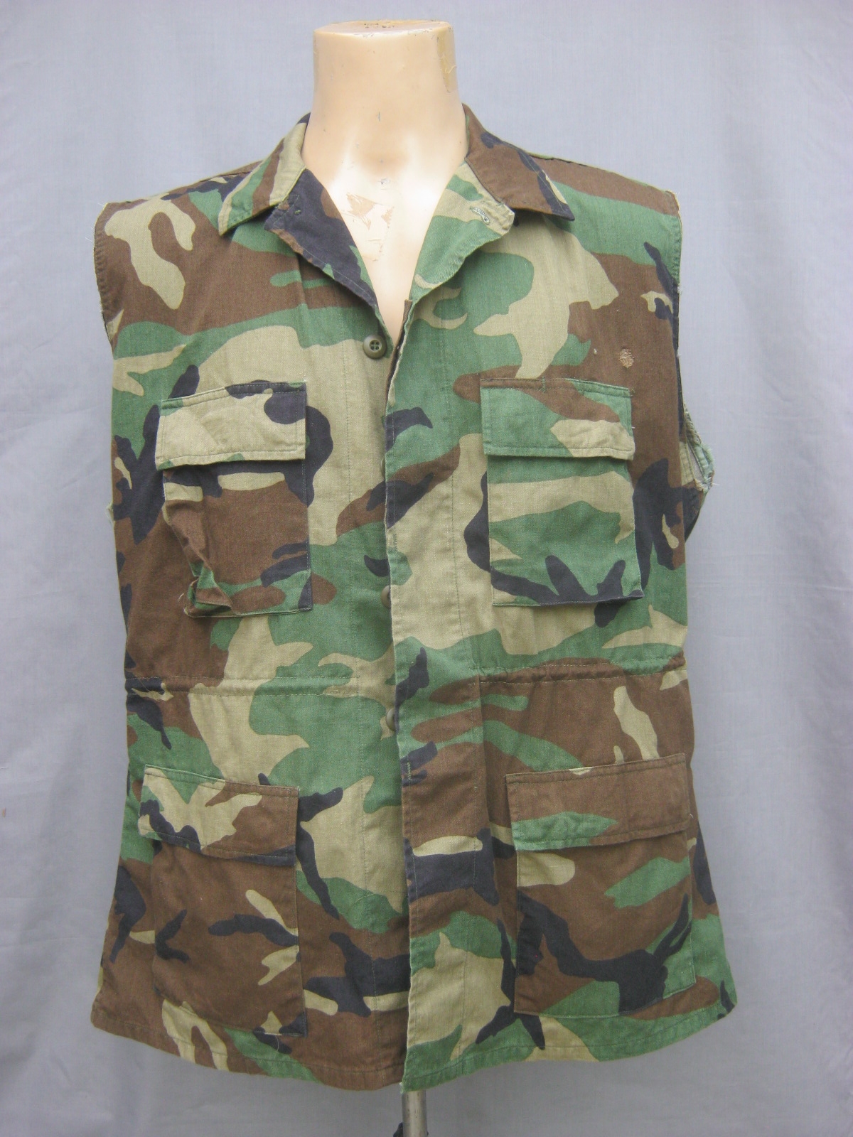 เสื้อกั๊กดัดแปลง ลายพราง
