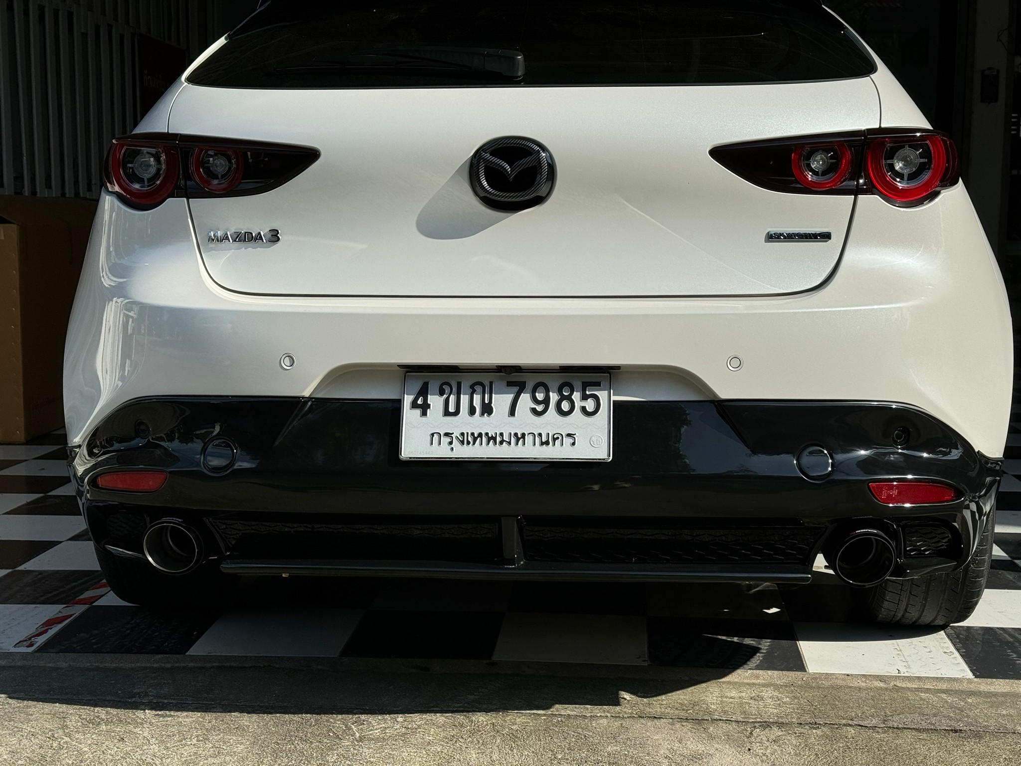LOGO ฝาท้าย Carbon Mazda 3