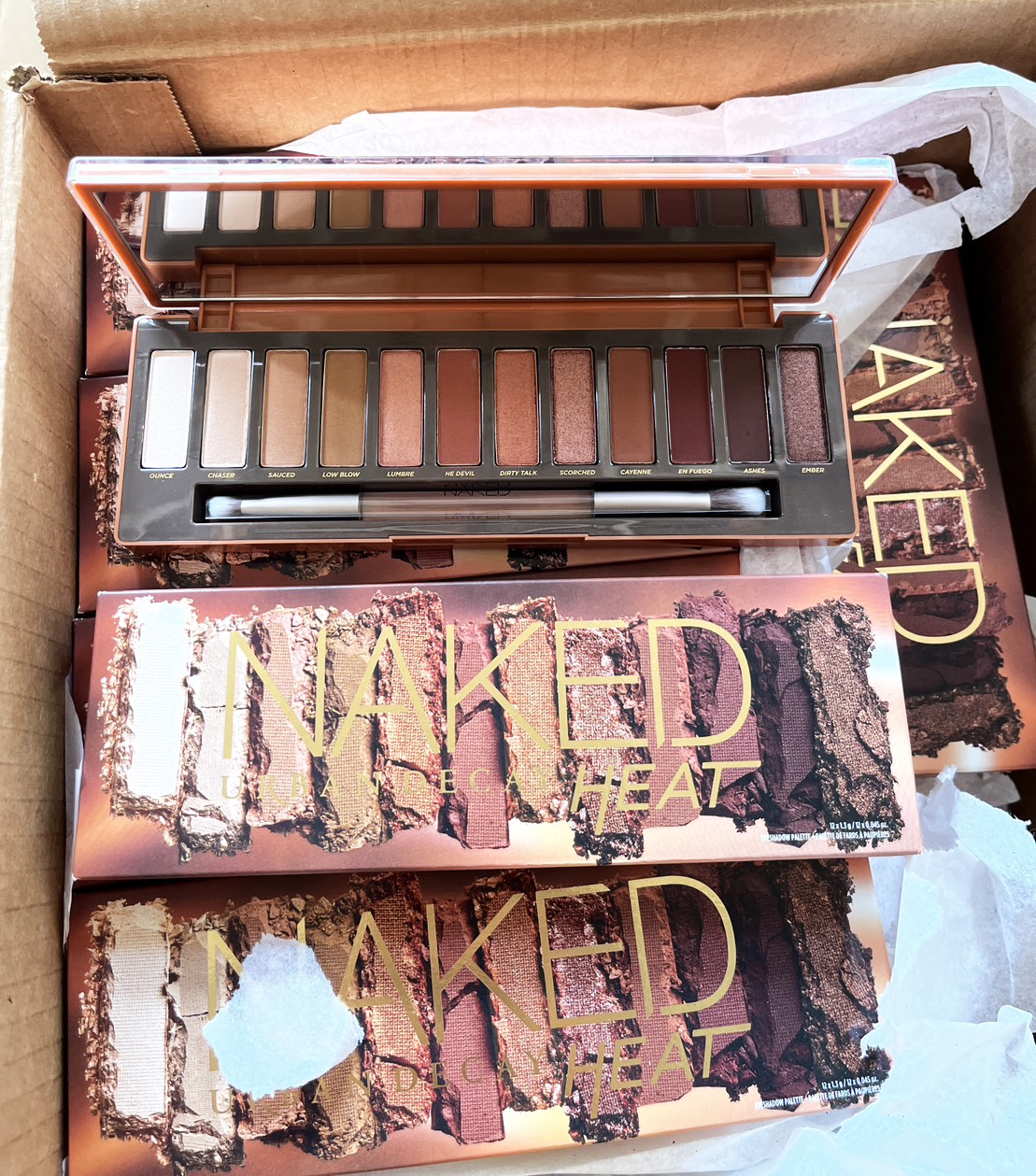 Urban Decay Naked Heat Palette 12x1.3g. พาเลท อายแชโดว์