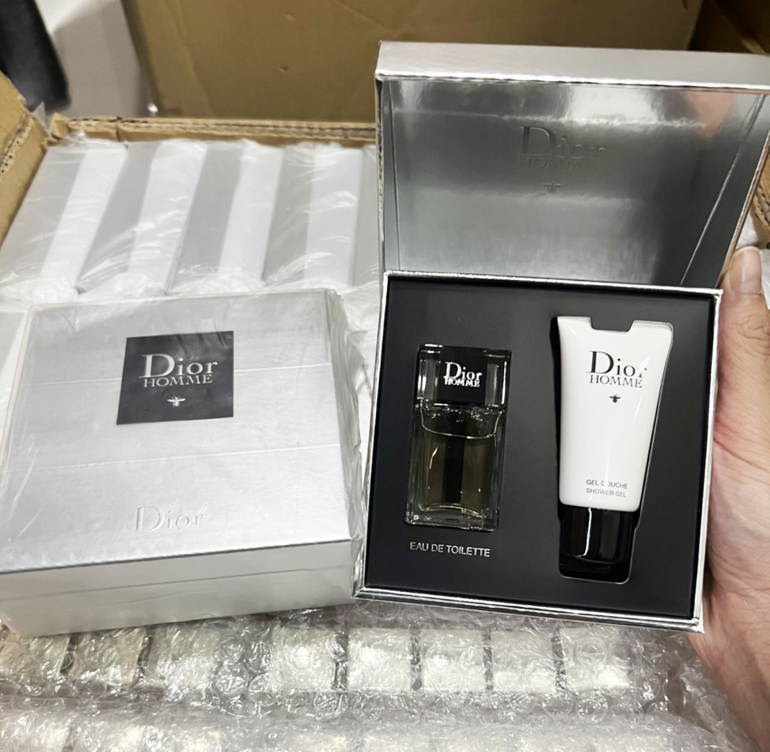 เซต 2 ชิ้น Dior Homme EDT 10ml. + Shower Gel 20ml. ขนาดทดลอง ของแท้