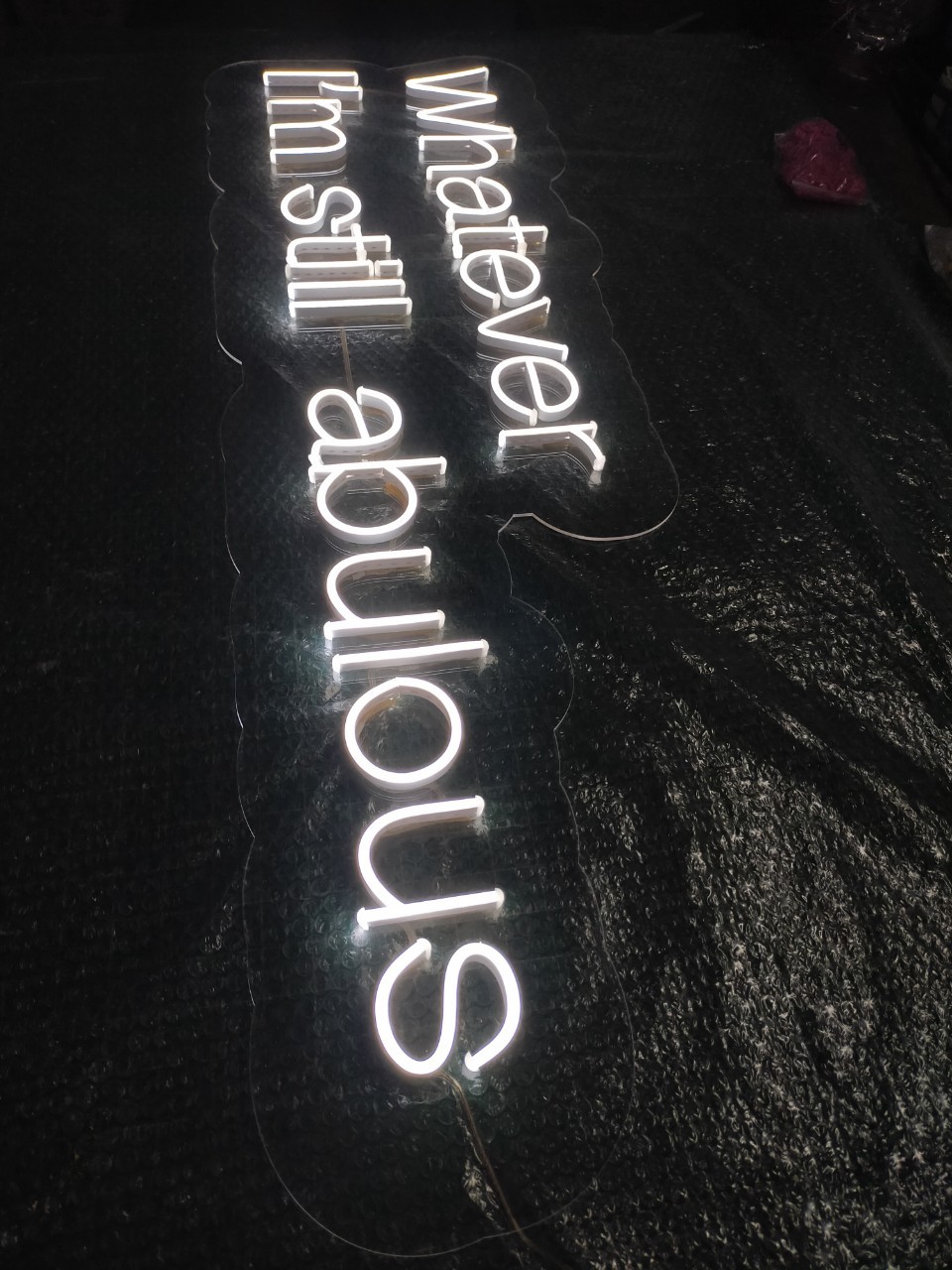 ไฟนีออน เฟค