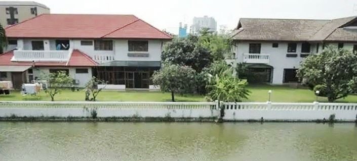 ขายบ้านเดี่ยว ม.เลคไซด์วิลล่า 2 ถ.บางนา-ตราด กม.7 ต.บางแก้ว อ.บางพลี สมุทรปราการ / พื้นที่ 2 ชั้น 371 ตารางวา