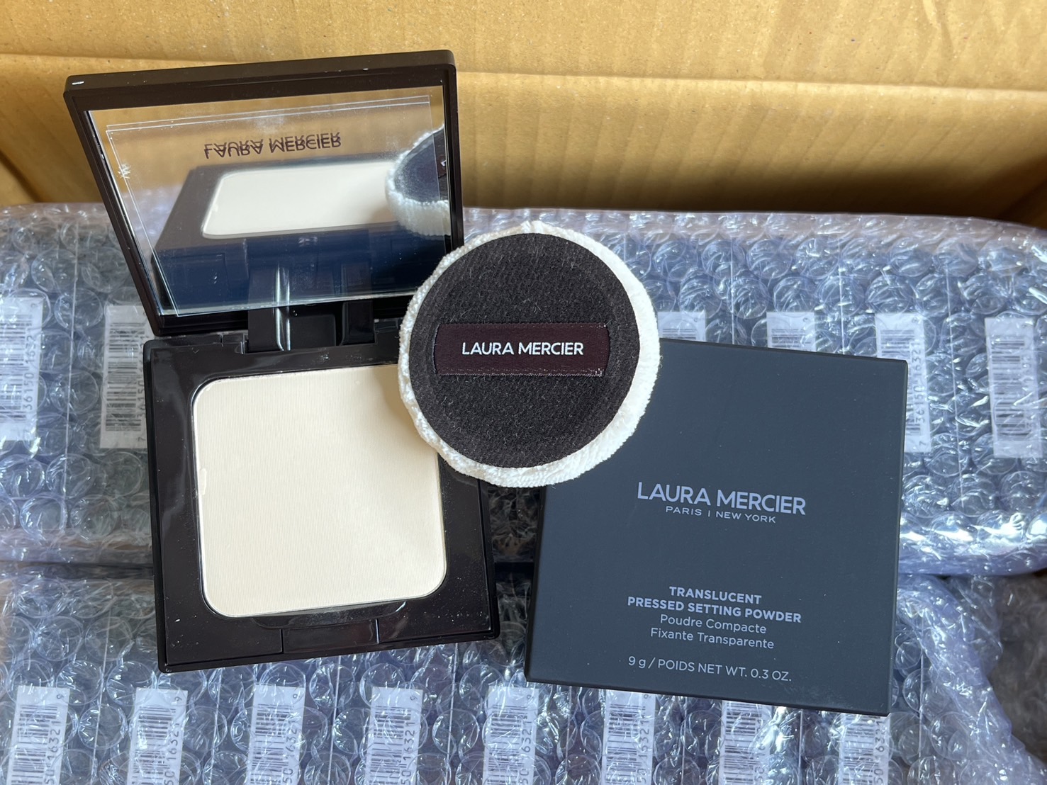 Laura Mercier Translucent Pressed Setting Powder 9g. แป้งอัดแข็งโปร่งแสง