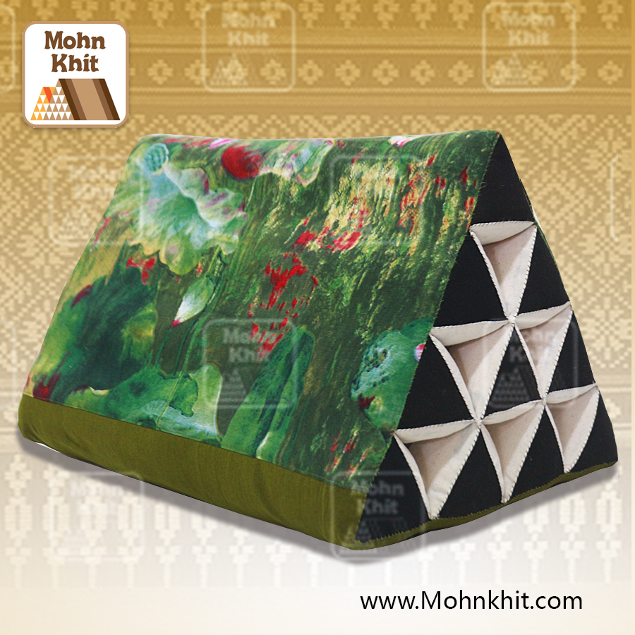 หมอนสามเหลี่ยม10ช่องผ้าฝ้ายพิมพ์50x28x30Cm Tri-angle kapok 100%Traditional Floor Cushions 10 holes.