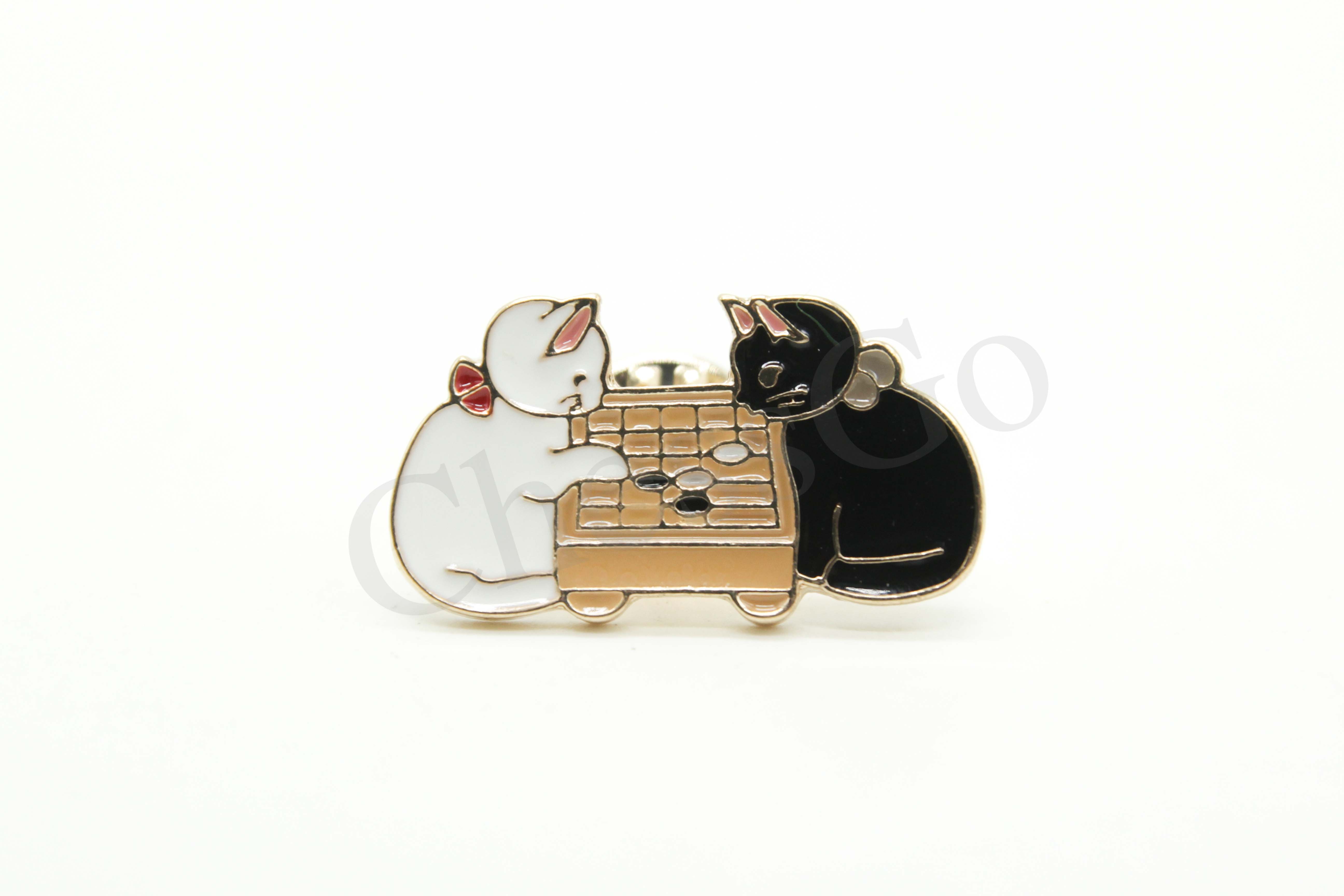 เข็มกลัดแมวเล่นหมากล้อม Cat Play Igo