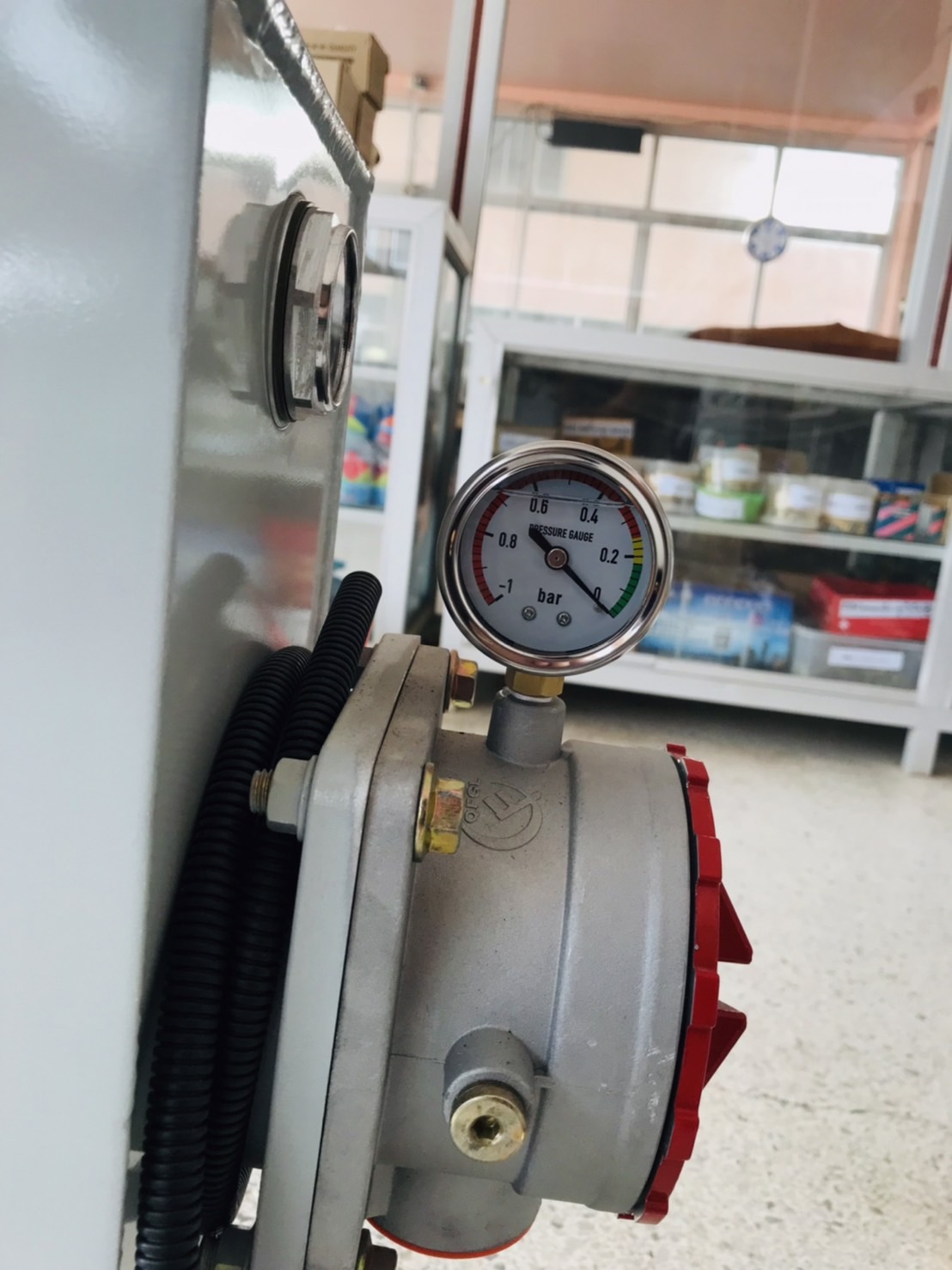 ถังไฮดรอลิกขนาด 18 ลิตร พร้อมพัดลมคูลเลอร์ 24V (Oil Cooler Tank with 24V Fan – Model) สำหรับรถบรรทุกโม่ปูน#523867