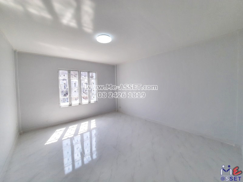 ขายทาวน์เฮ้าส์ รีโนเวทใหม่ ย่าน คูคต ลำลูกกา คลอง2 ปทุมธานี : บุศรินทร์ 2 : 2 ชั้น 21.2 ตารางวา