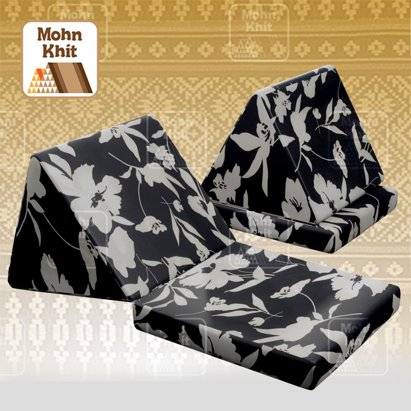 หมอนสามเหลี่ยม 15 ช่องติดเบาะ1 พับ ปลอกสวมซิป 57cmx76cmx36 cm Triangle Khit Thai Floor Cushions Traditional handmade 15 holes with 1 part of mattress.