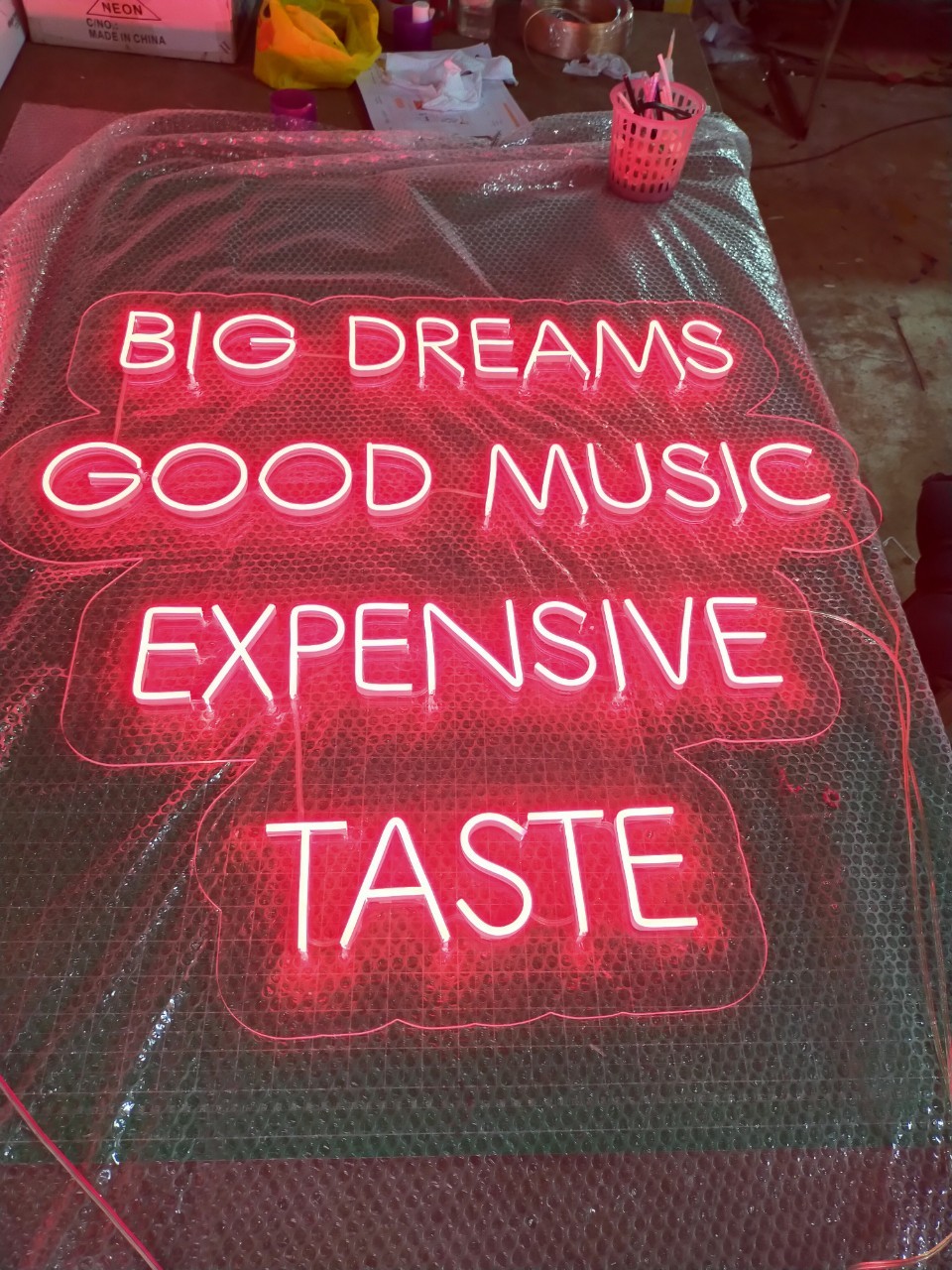 ป้ายไฟนีออน