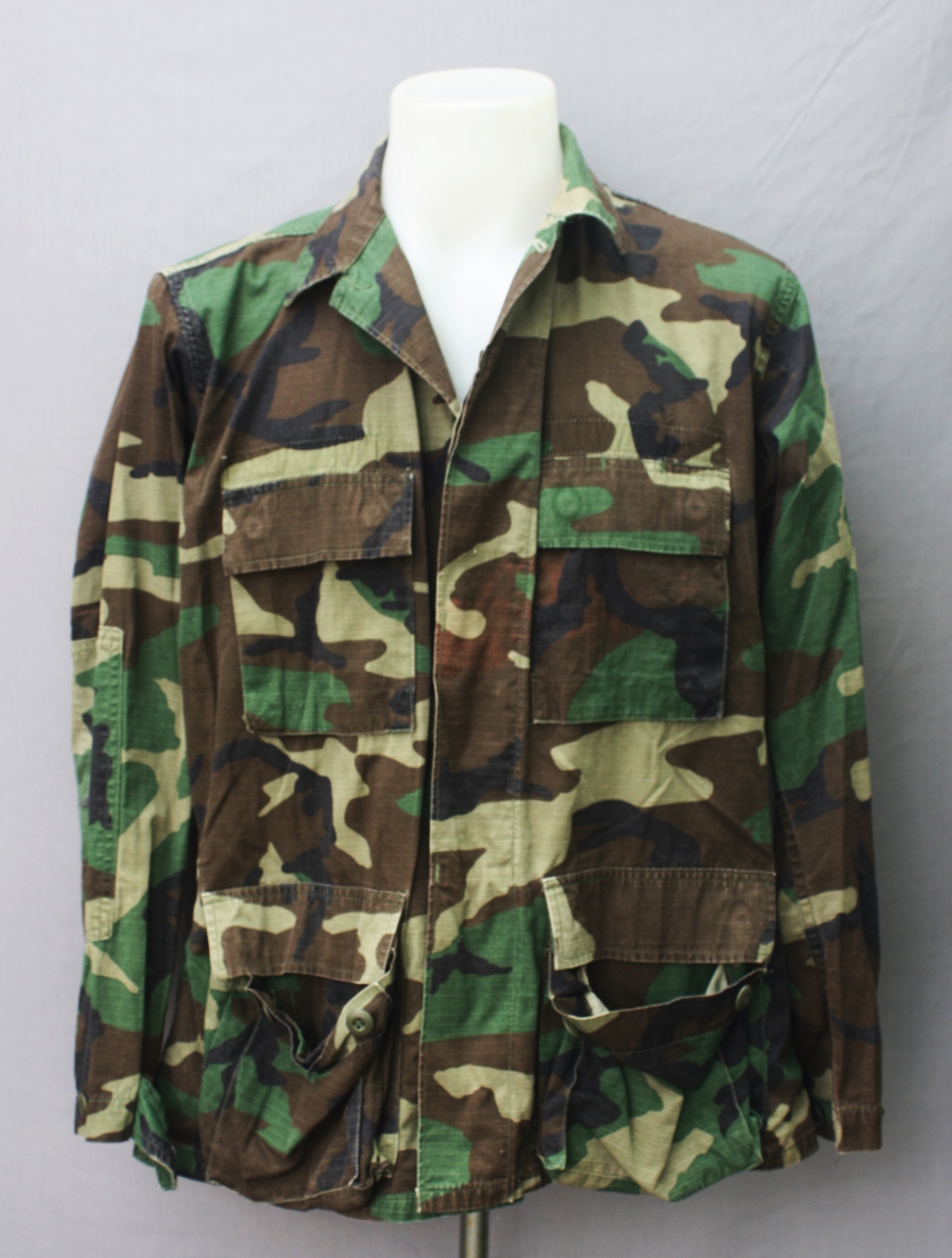 เสื้อทหารสหรัฐ M81 woodland