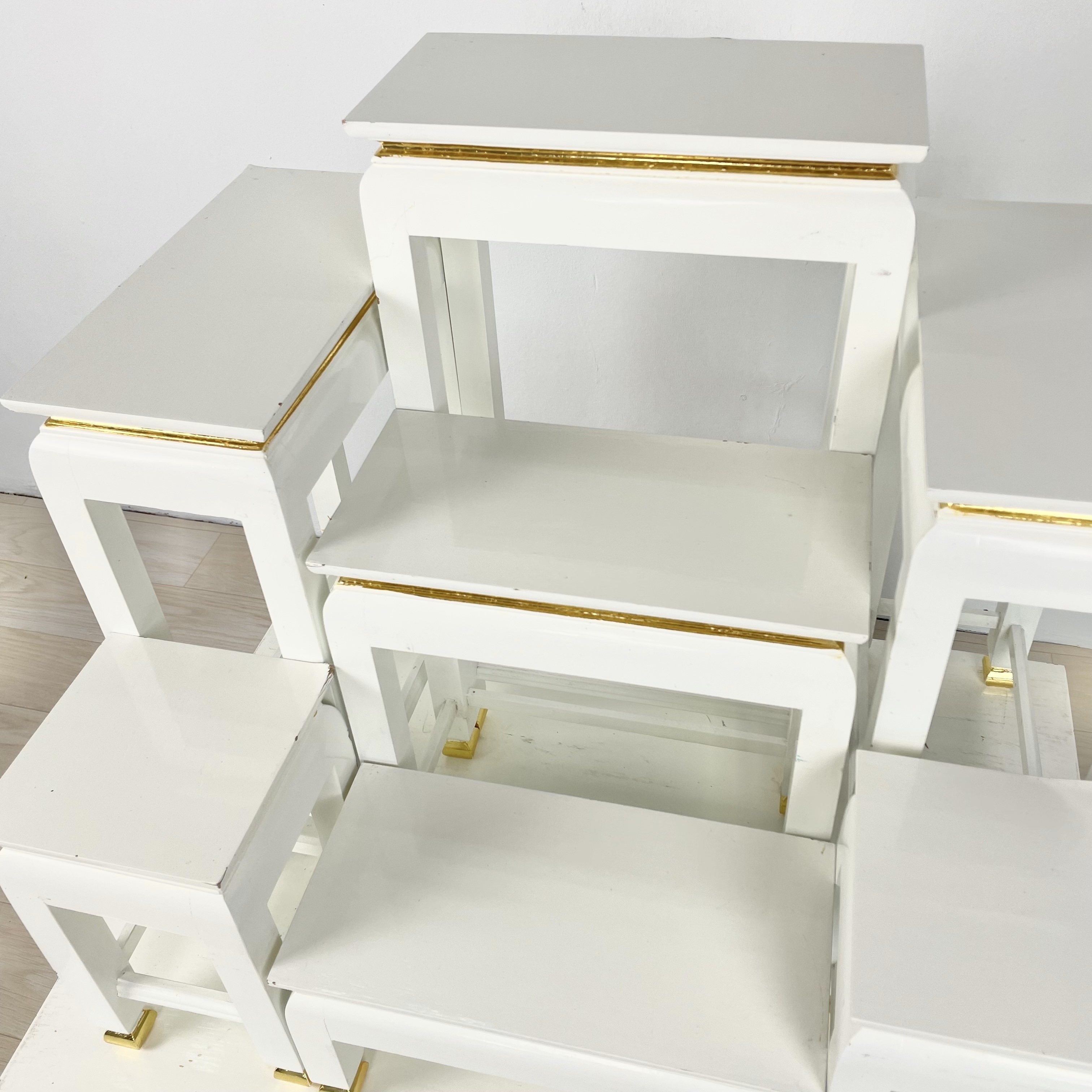 โต๊ะหมู่ 7 หน้า 6 สีขาว ปิดทอง ขาตุ่ม