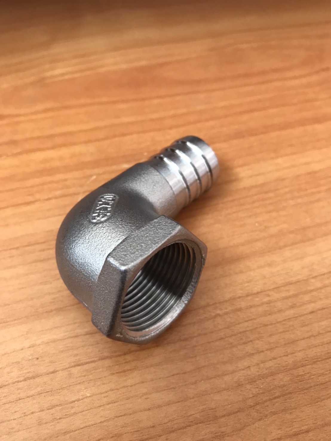 ข้องอเกลียวใน สแตนเลส 304 ขนาด 3/4 (6 หุน ) หางไหล 20 mm. ราคาต่อ1 ชิ้น #66130