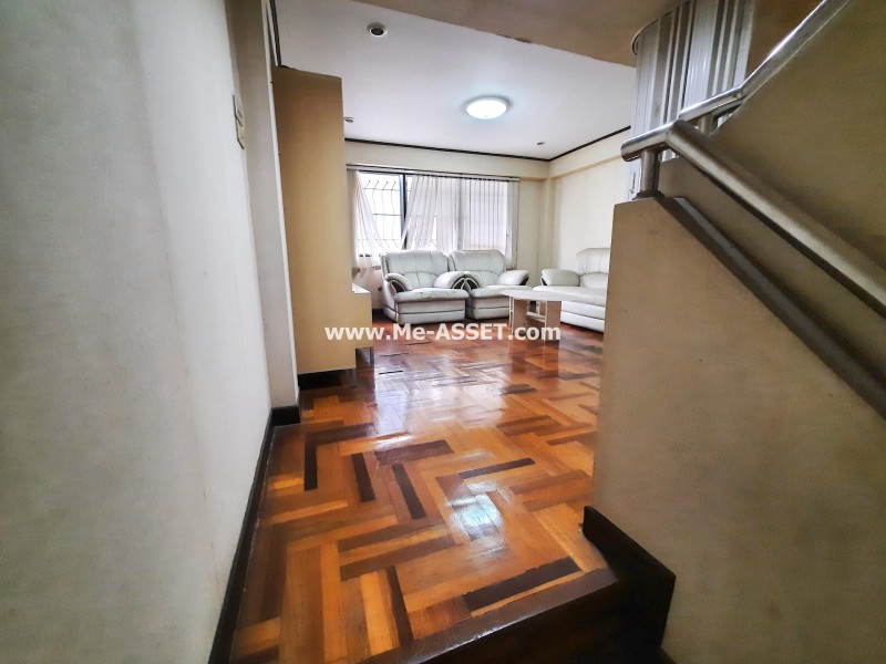 ขายทาวน์โฮม 3 ชั้น 18 ตรว ม.พรบดินทร ถ.นวมินทร์ 157 เขตบึงกุ่ม กรุงเทพฯ / การเดินทางสะดวกสามารถเข้า-ออกได้หลายเส้นทาง อาทิ ซอยนวลจันทร์ 36, 56, 157