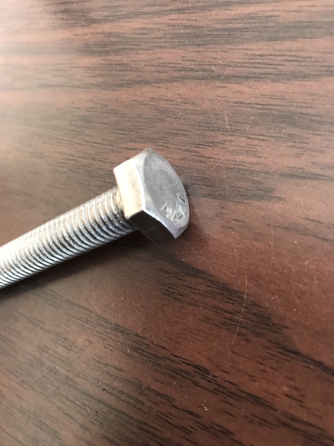 น็อตสแตนเลส หัวเหลี่ยม ขนาด M10 * 90mm #105051