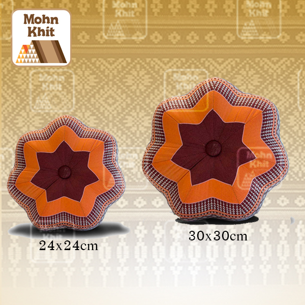 หมอนฟักทองใหญ่ลายขิดขนาด 30x30x14Cm// Pumpkin pillow with Khit pattern,