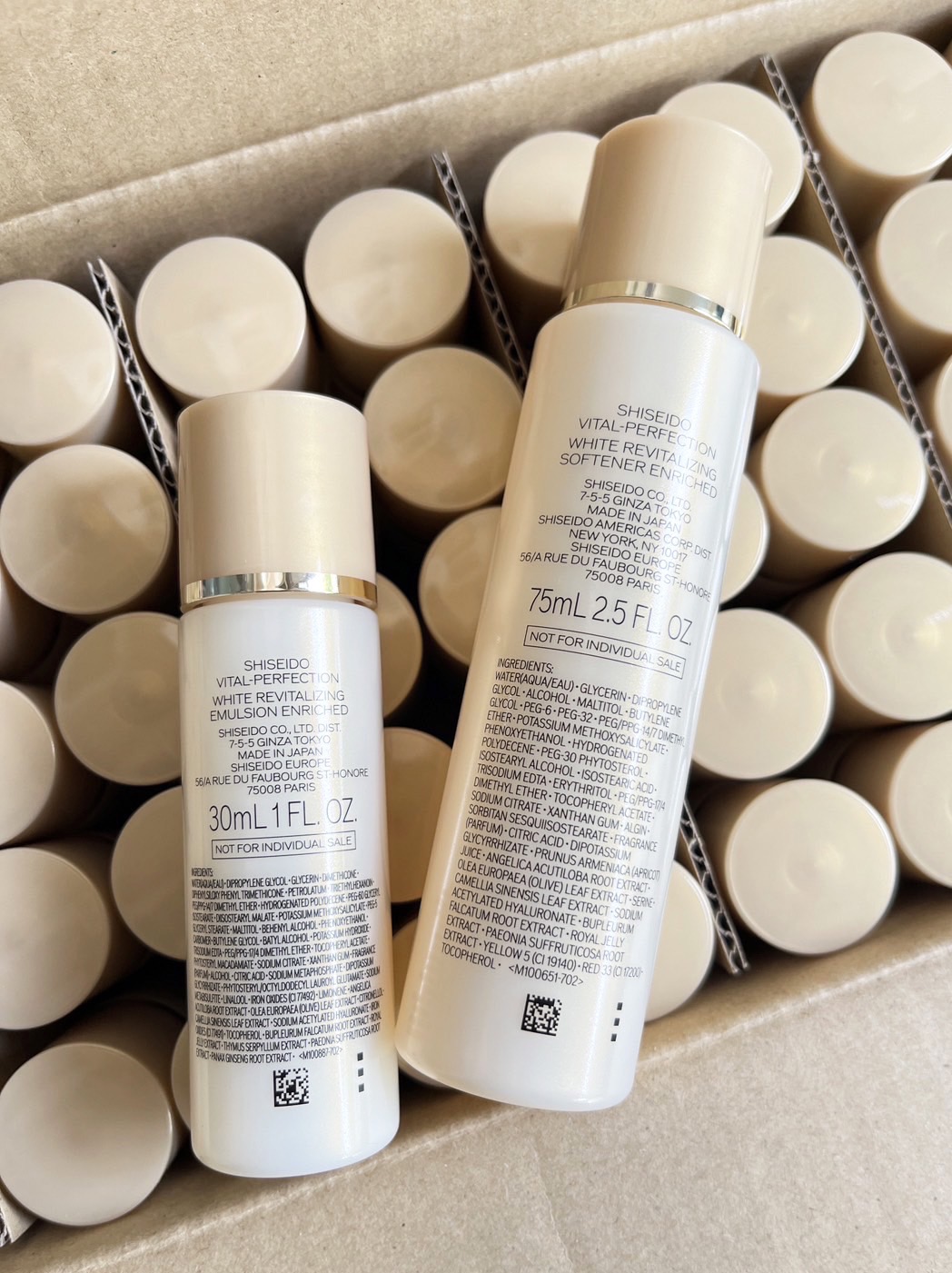 แพ็คคู่ โลชั่น75ml.+อีมัลชั่น30ml Shiseido Vital Perfection White Revitalizing softener enrich 75ml.+emulsion enrich 30ml.