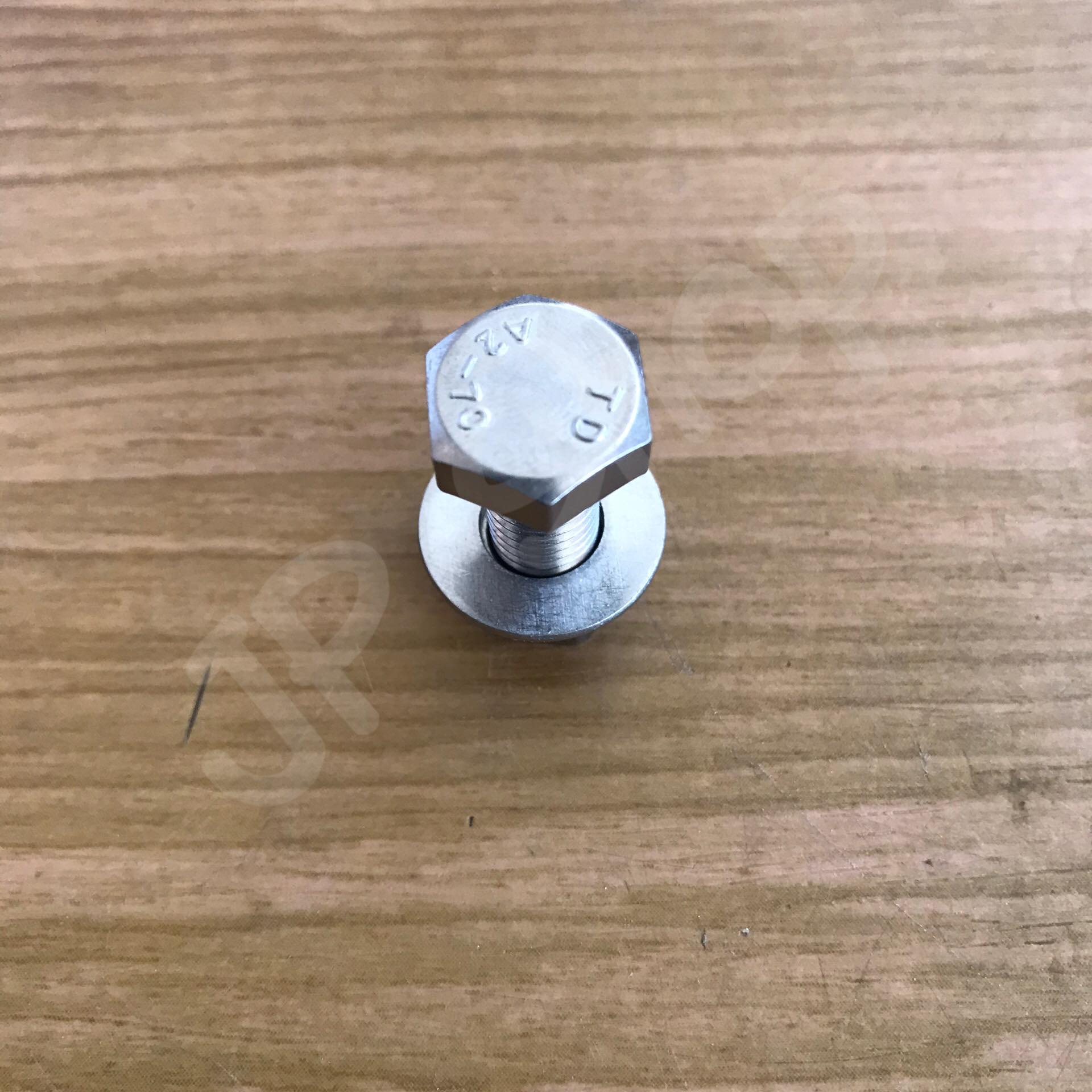 M8 สกรูหัวเหลี่ยม 8มม. ยาว20 มม. แถมหัวน๊อต+แหวน แพ็คละ10ชุด สแตนเลส 201 ส่งไว ภายใน 24 ชั่วโมง สั่งเลยๆ โกดังประเทศไทย