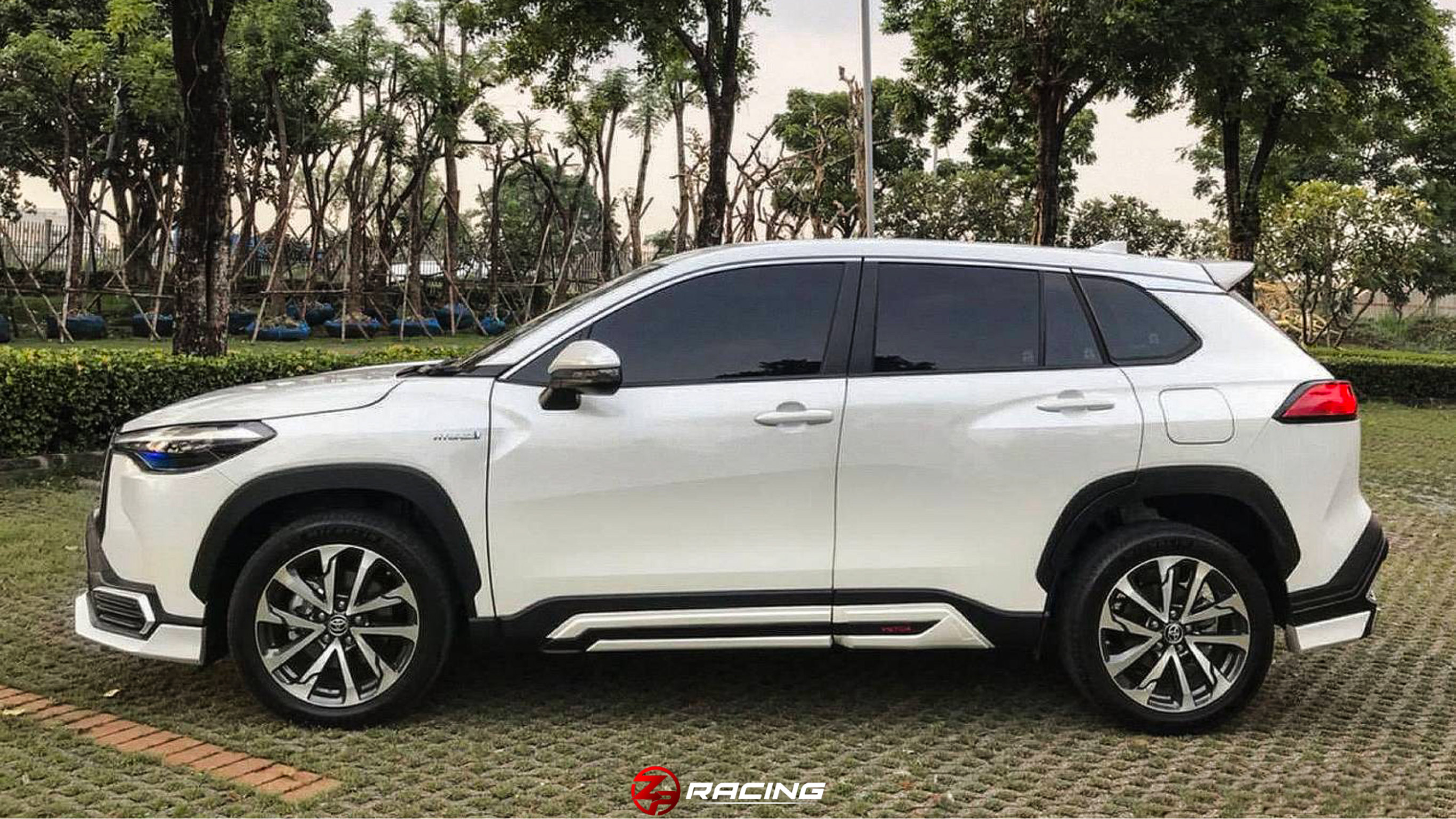 ชุดแต่ง ชุดสเกิร์ต Toyota Corolla Cross VICTOR