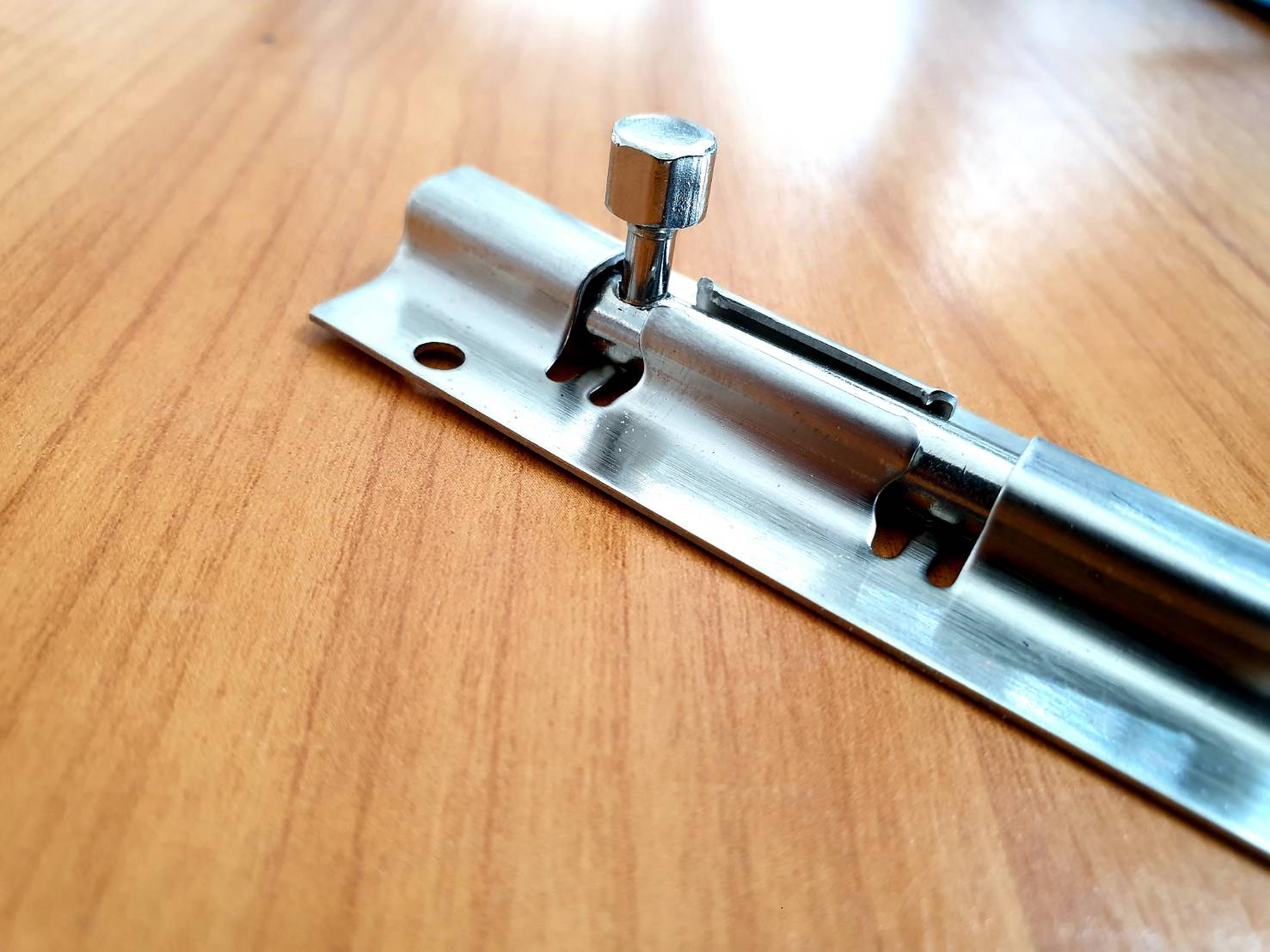 กลอนประตู กลอนสแตนเลส กลอนหน้าต่าง ขนาด4นิ้ว สแตนเลสอย่างดี ไม่เป็นสนิม #89124