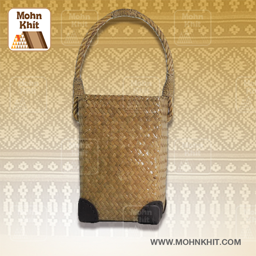 กระเป๋ากระจูดเสริมมุม // Rattan coin purse, woven in a shape 30x15x10cm