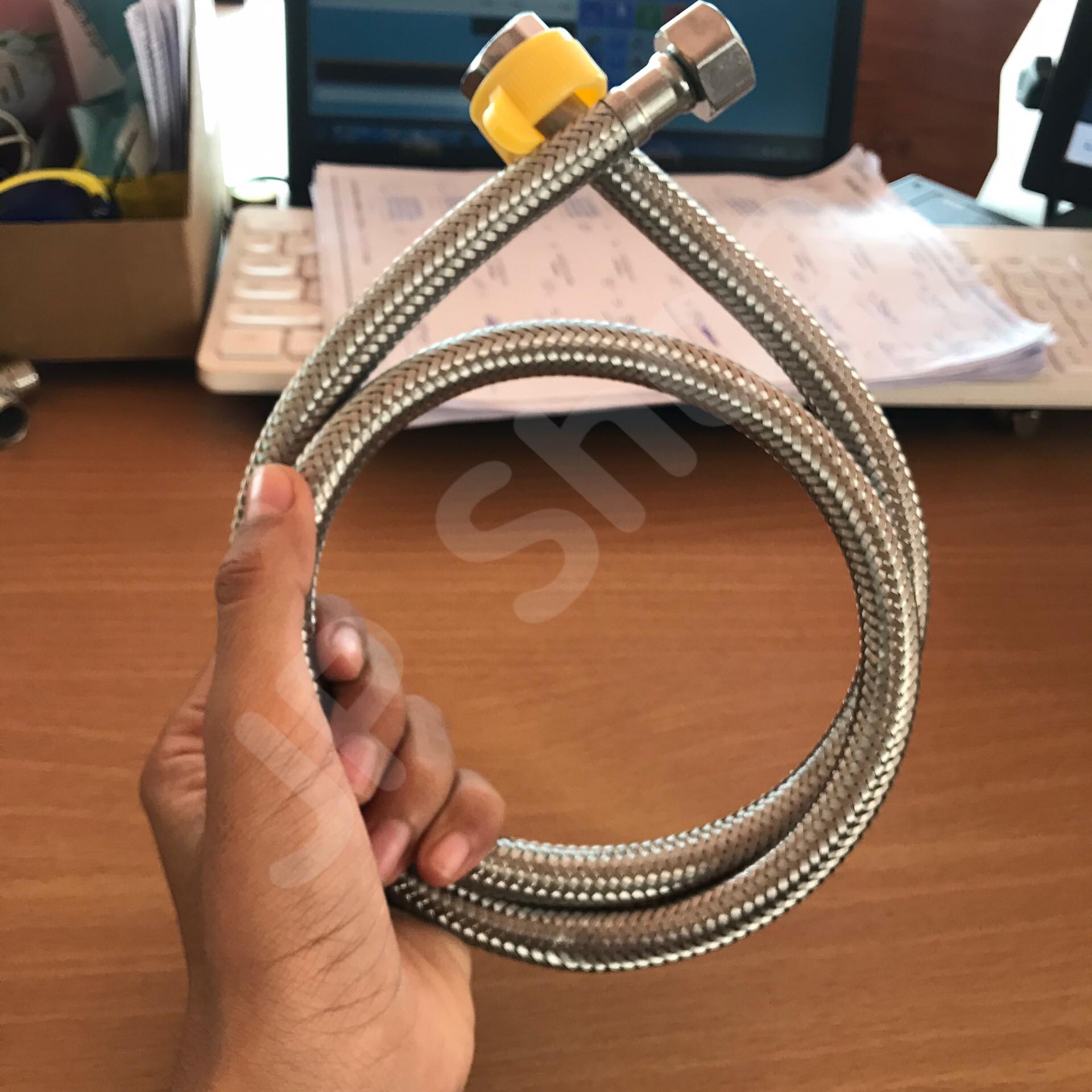 สายน้ำดี ขนาดความยาว 100 ซม. สแตนเลส 304เกลียวใน4หุน(1/2") สำหรับต่อน้ำใช้ทั่วไป ห้องน้ำ ห้องครัว #10002