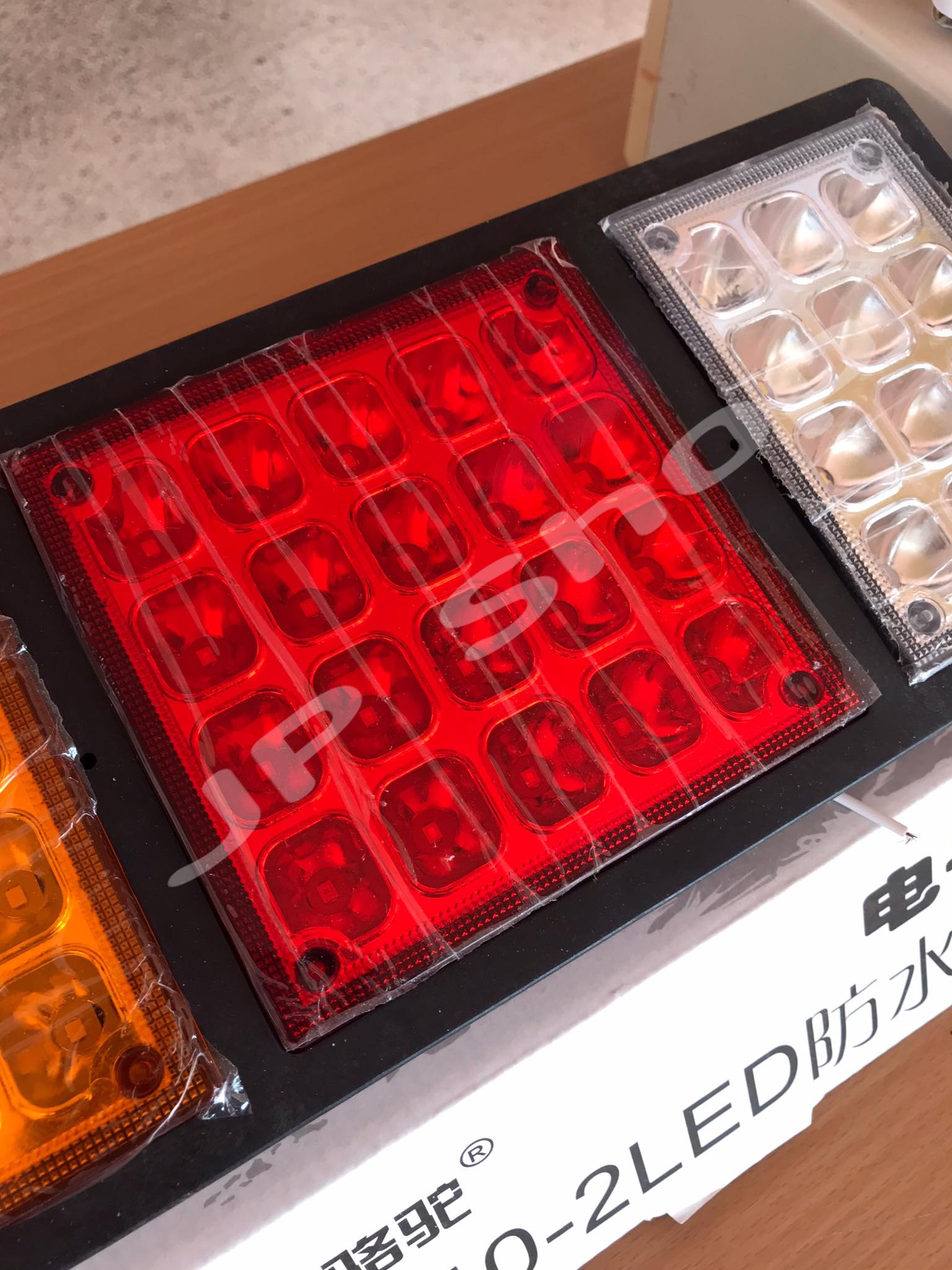 ไฟท้ายรถ 140-2 LED 24V 3สี ขาว เหลือง แดง ราคา/คู่ พร้อมส่ง #3005