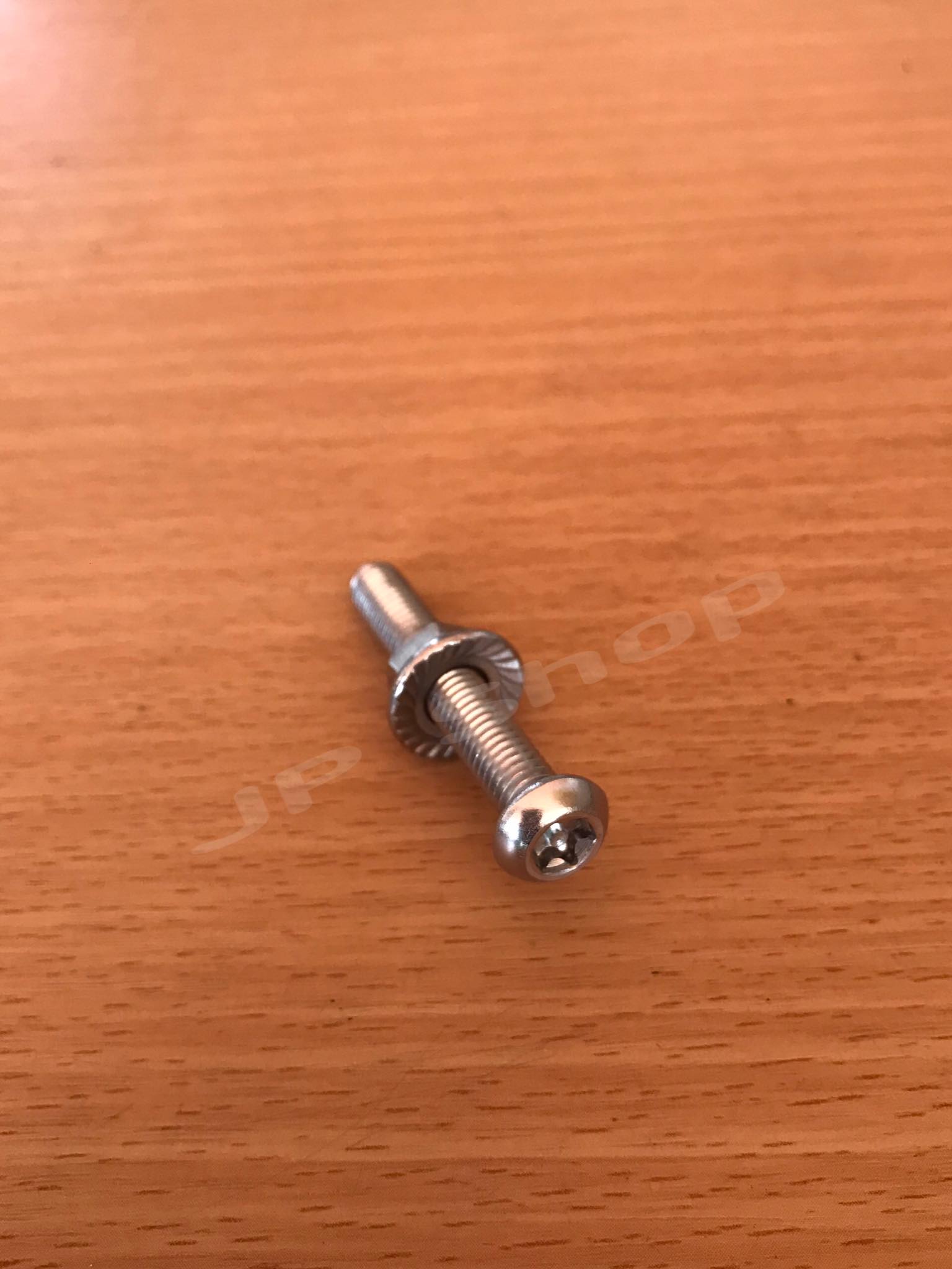 น็อต สกรู น็อตสแตนเลสขนาดM6*40มม. พร้อมหัวน็อต (ดอกจันทร์) #6640