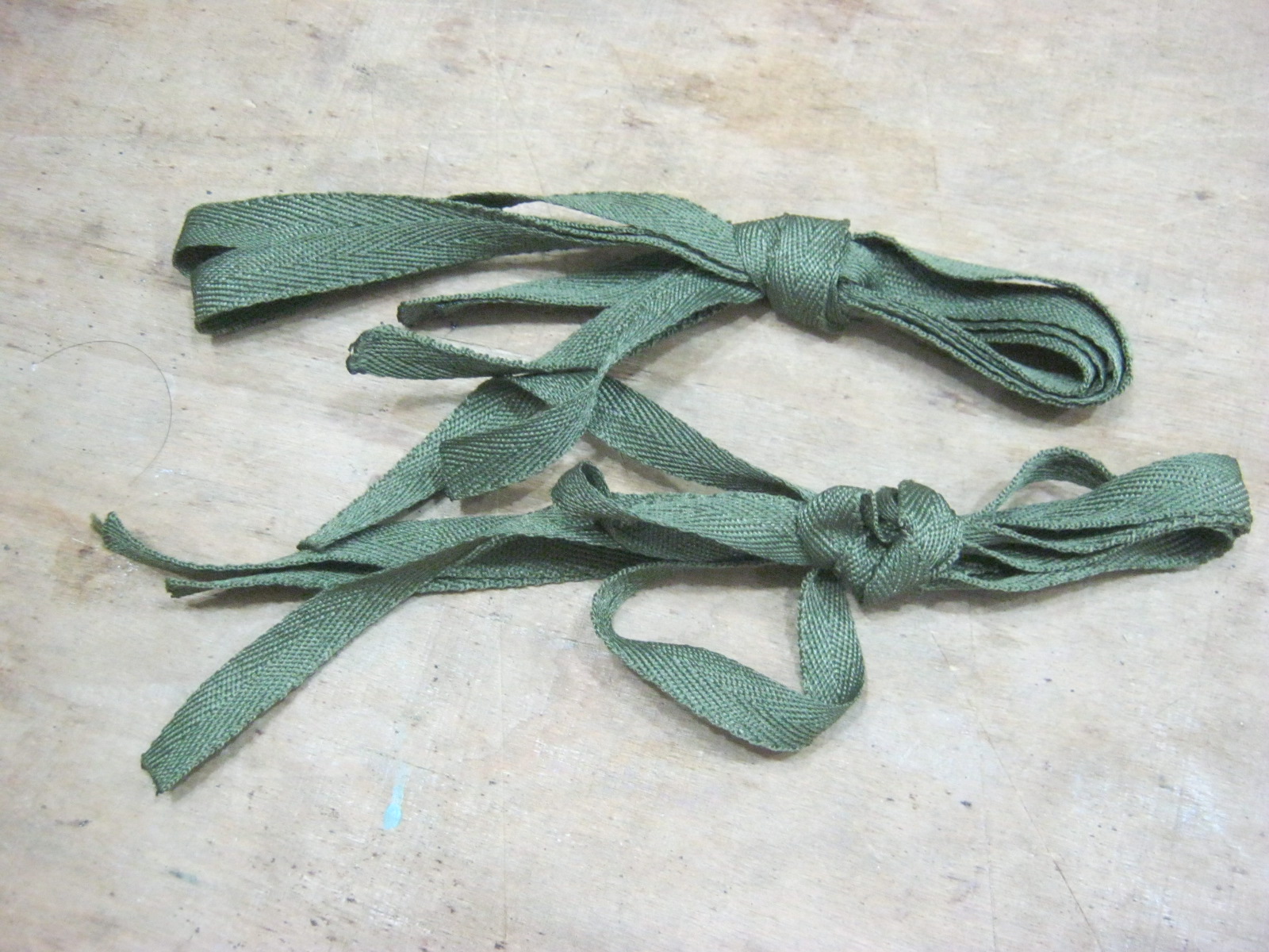 เชือกรัดปลายขา กางเกง