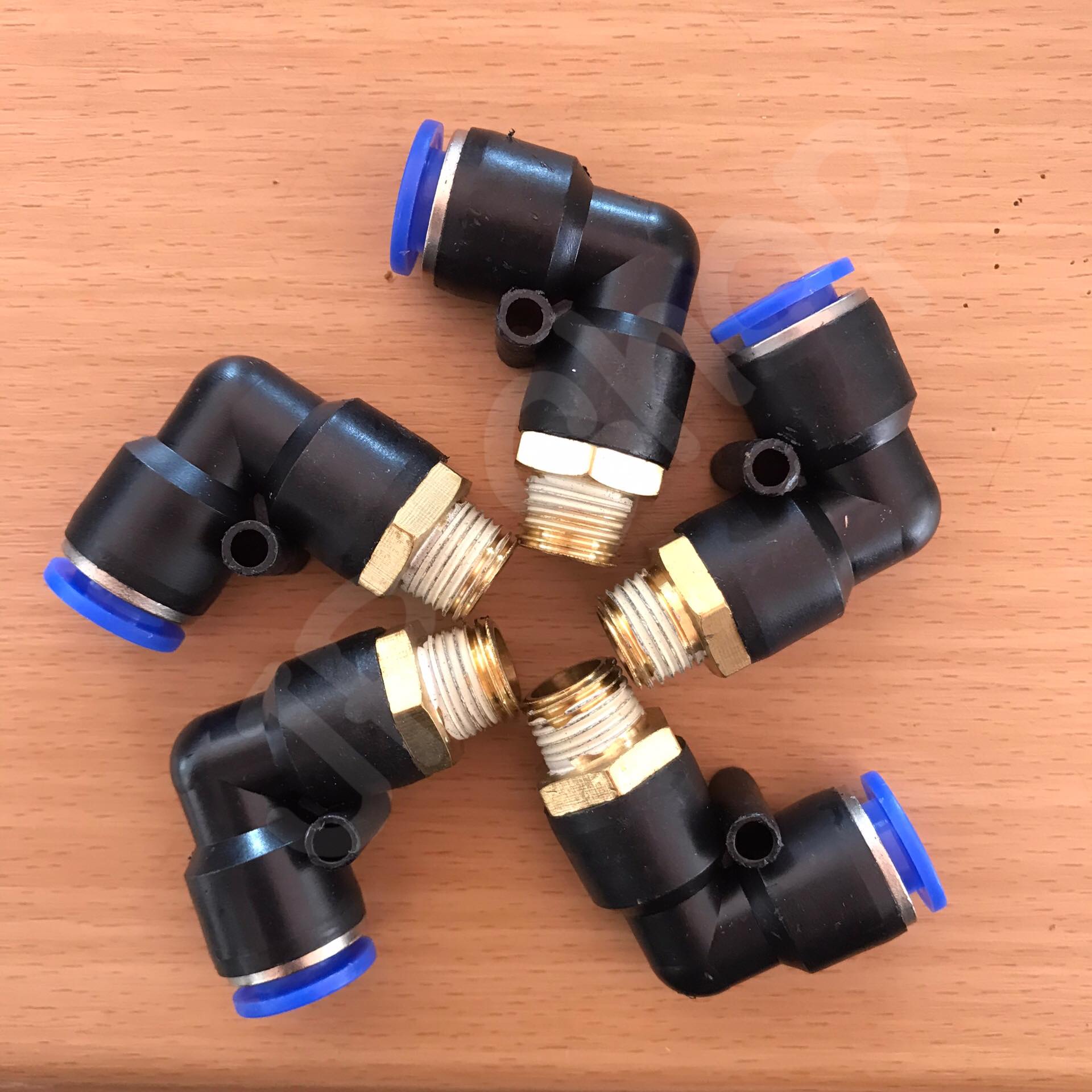 ข้อต่อลม ข้อต่องอ 90 องศา ขนาด PL10-02