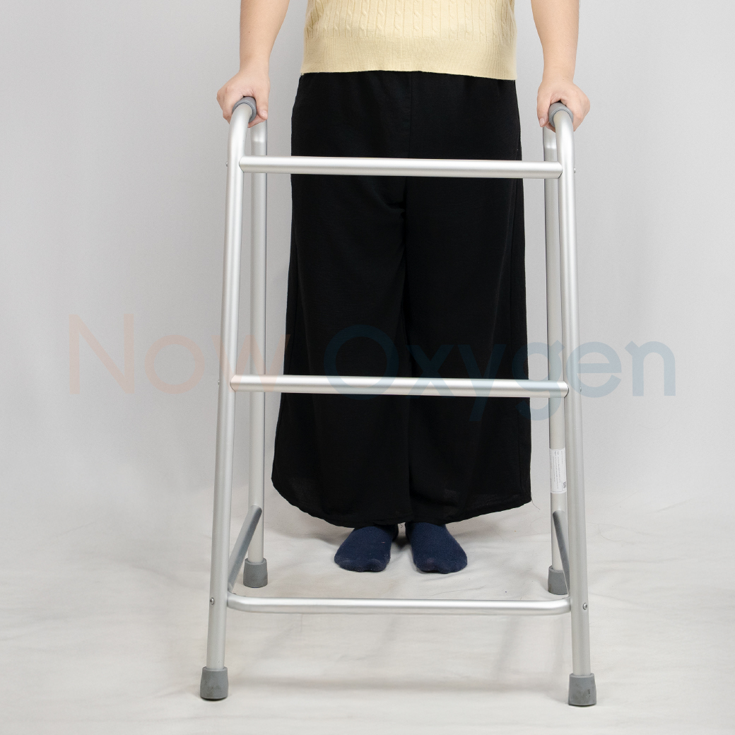 ไม้เท้าช่วยพยุง วอล์คเกอร์ (Walker) แบบ 4 ขา