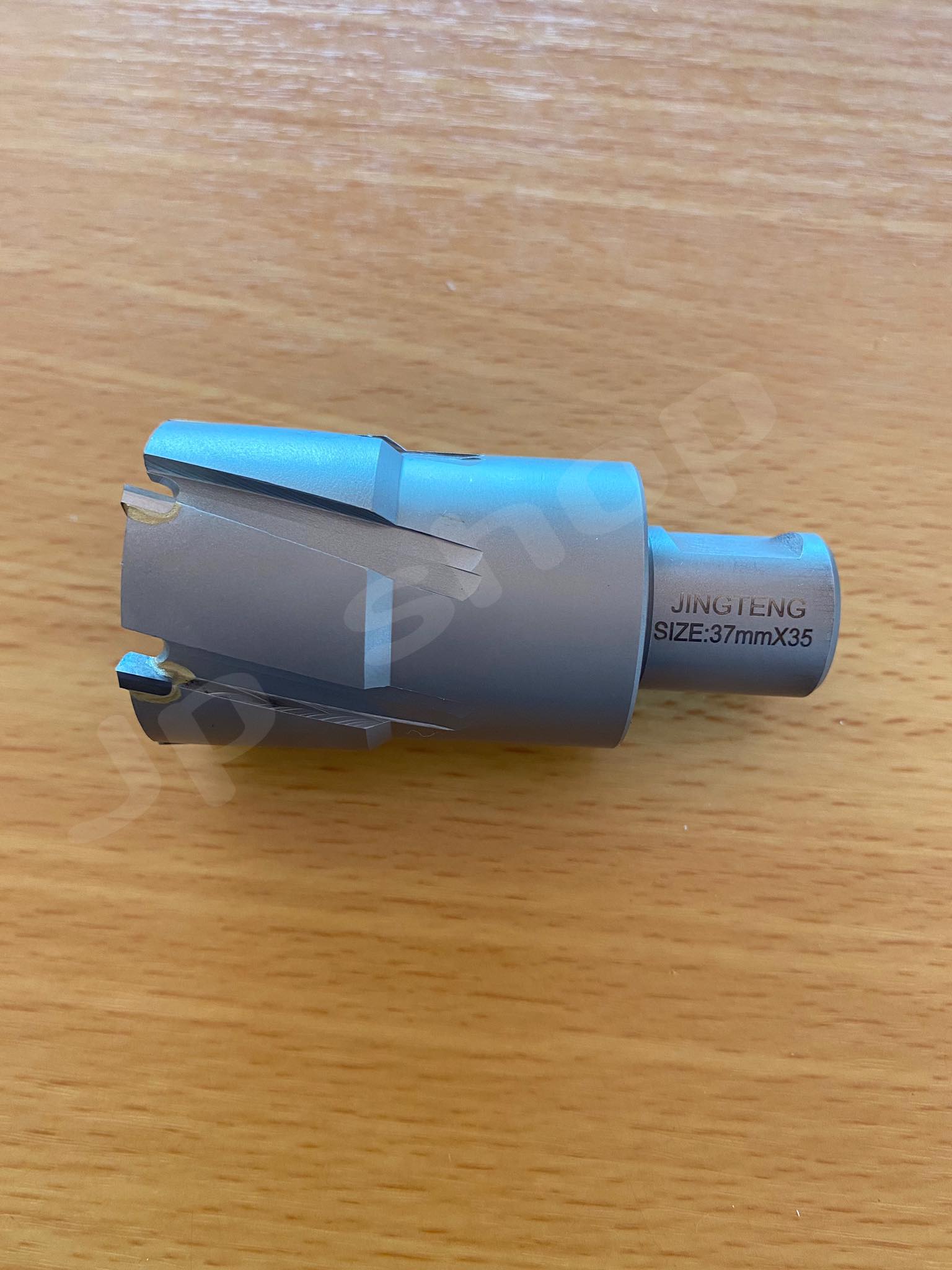 ดอกสว่านเจ็ทบอส แบบโฮลซอว์คาร์ไบ สำหรับเจาะเหล็กหนา ด้วยสว่านแม่เหล็กไฟฟ้า ขนาด37*35มม. #37735