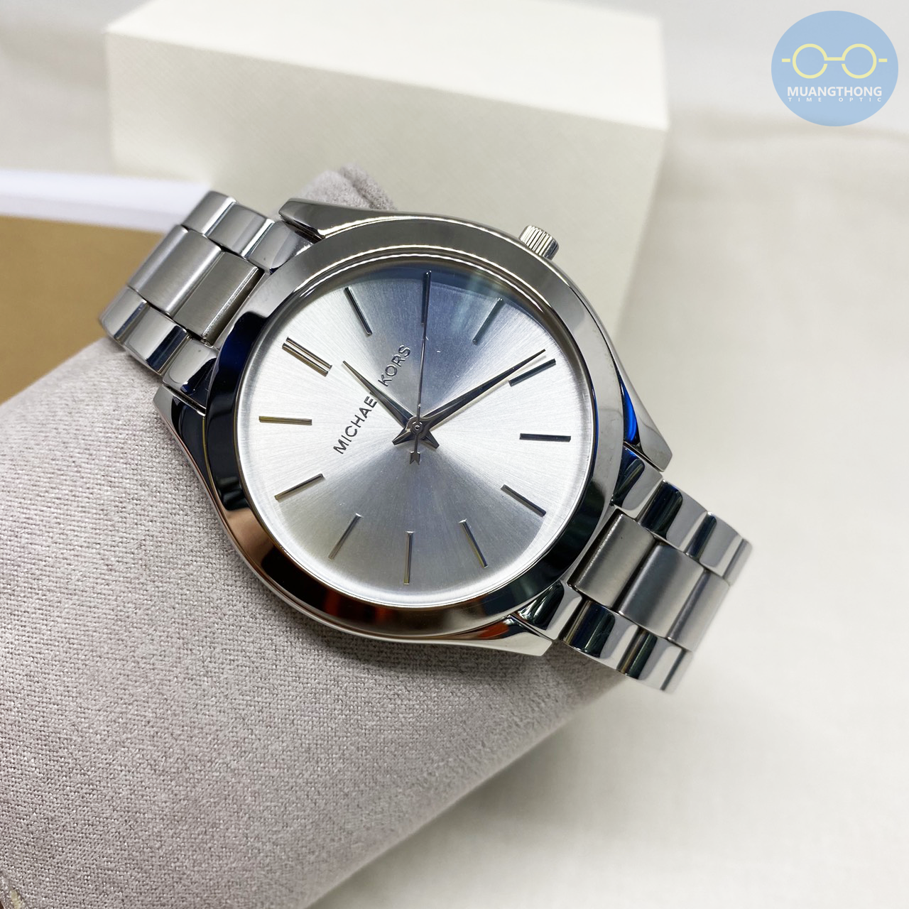 Michael Kors นาฬิกาข้อมือผู้หญิง Slim Runway สีเงิน MK3178