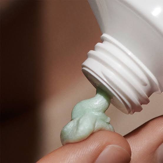 โฟมสูตรใหม่ La Mer The Essence Foaming Cleanser 125ml.