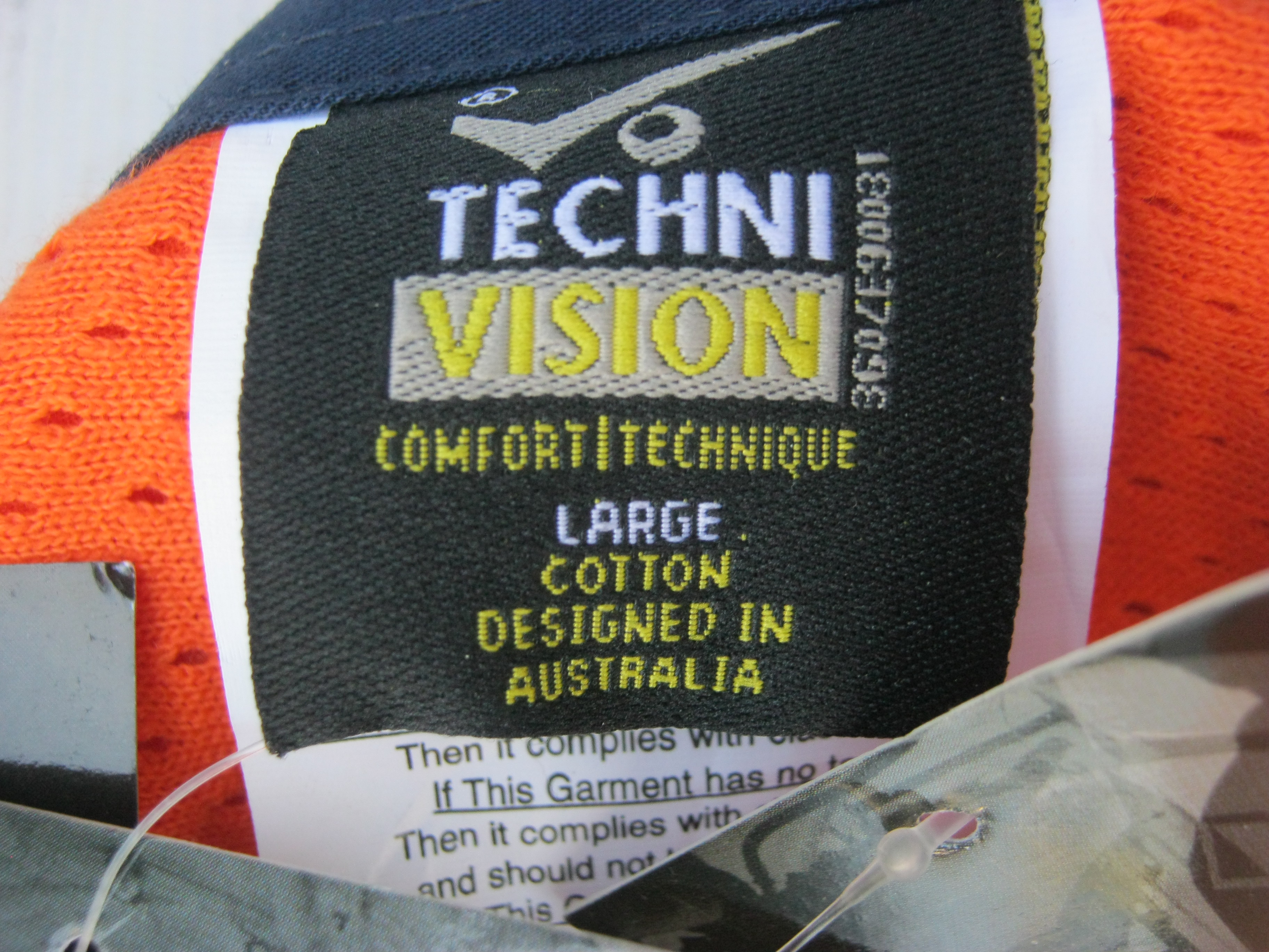 ขายแล้ว เสื้อสะท้อนแสงคุณภาพเยี่ยม Protech