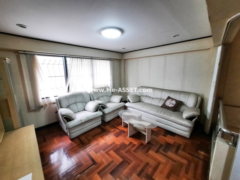 ขายทาวน์โฮม 3 ชั้น 18 ตรว ม.พรบดินทร ถ.นวมินทร์ 157 เขตบึงกุ่ม กรุงเทพฯ / การเดินทางสะดวกสามารถเข้า-ออกได้หลายเส้นทาง อาทิ ซอยนวลจันทร์ 36, 56, 157