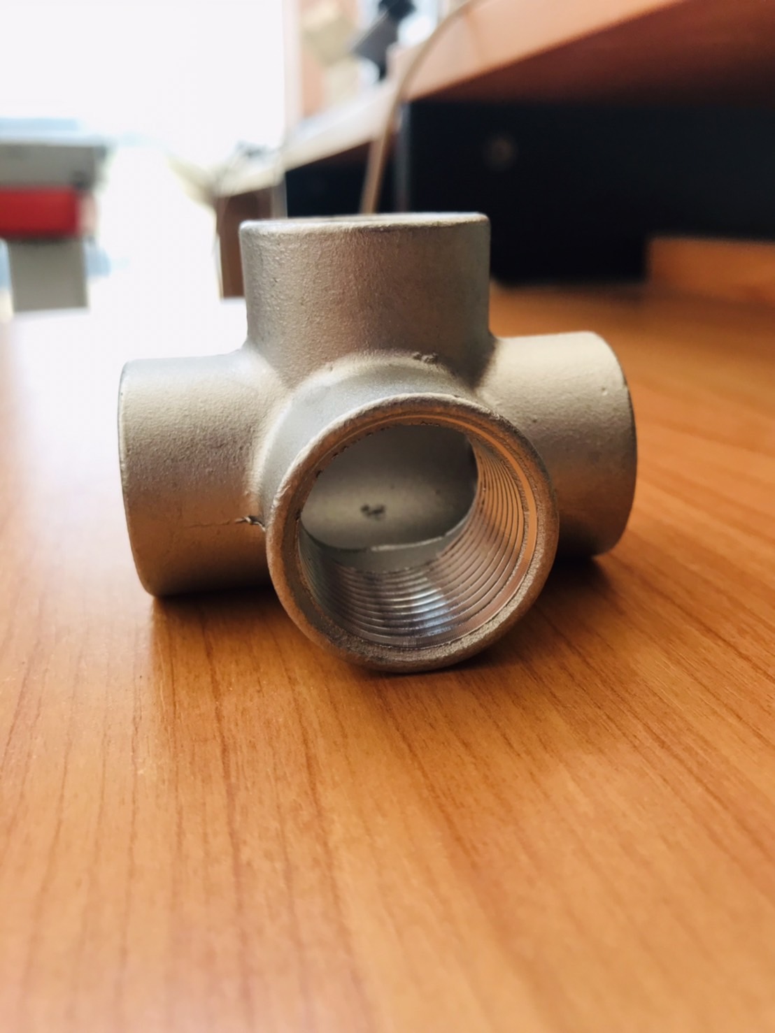 ข้อต่อสี่ทางเกลียวใน สแตนเลส 304 ขนาด 3/4 นิ้ว #17536