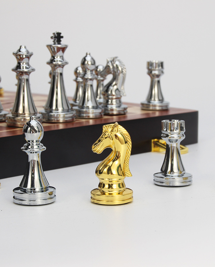 ชุดหมากรุกสากลไม้พับ (ตัวZinc Alloy สีgold & silver) Wooden Chess Set