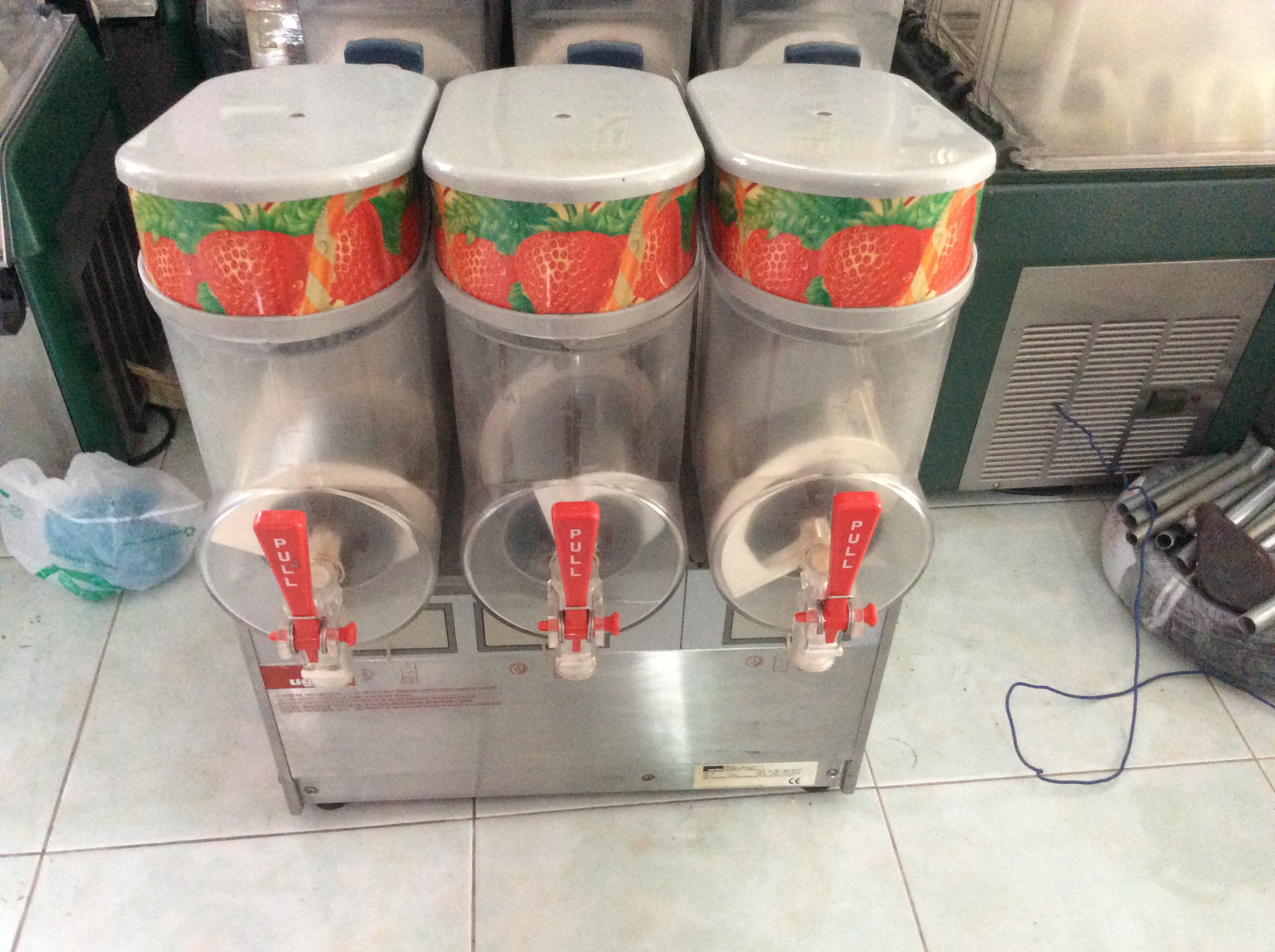 UGOLINI- MT3 SLUSH MACHINE; เครื่องทำน้ำหวานเกล็ดหิมะแบบ 3 โถ